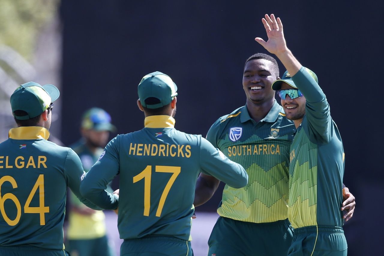 Lungi Ngidi gives South Africa an early breakthrough, South Africa v Zimbabwe, 1st ODI, Diamond Oval, September 30, 2018