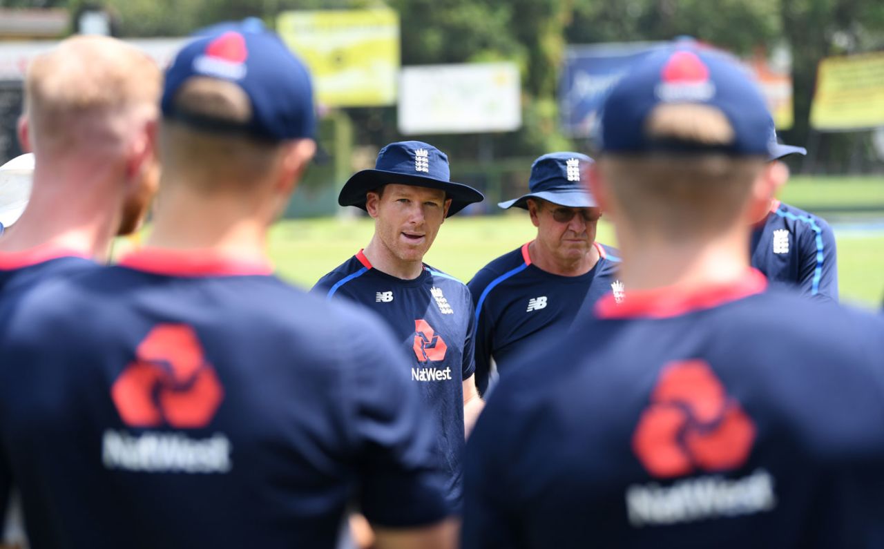 Eoin Morgan addresses his England squad at practice, Colombo, October 3, 2018