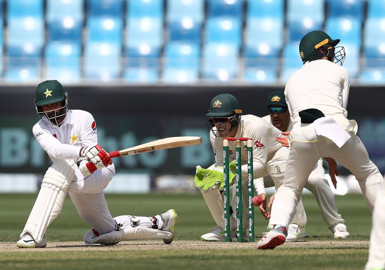 Mohammad Hafeez sweeps, Pakistan v Australia, 1st Test, Dubai, 1st day, October 7, 2018