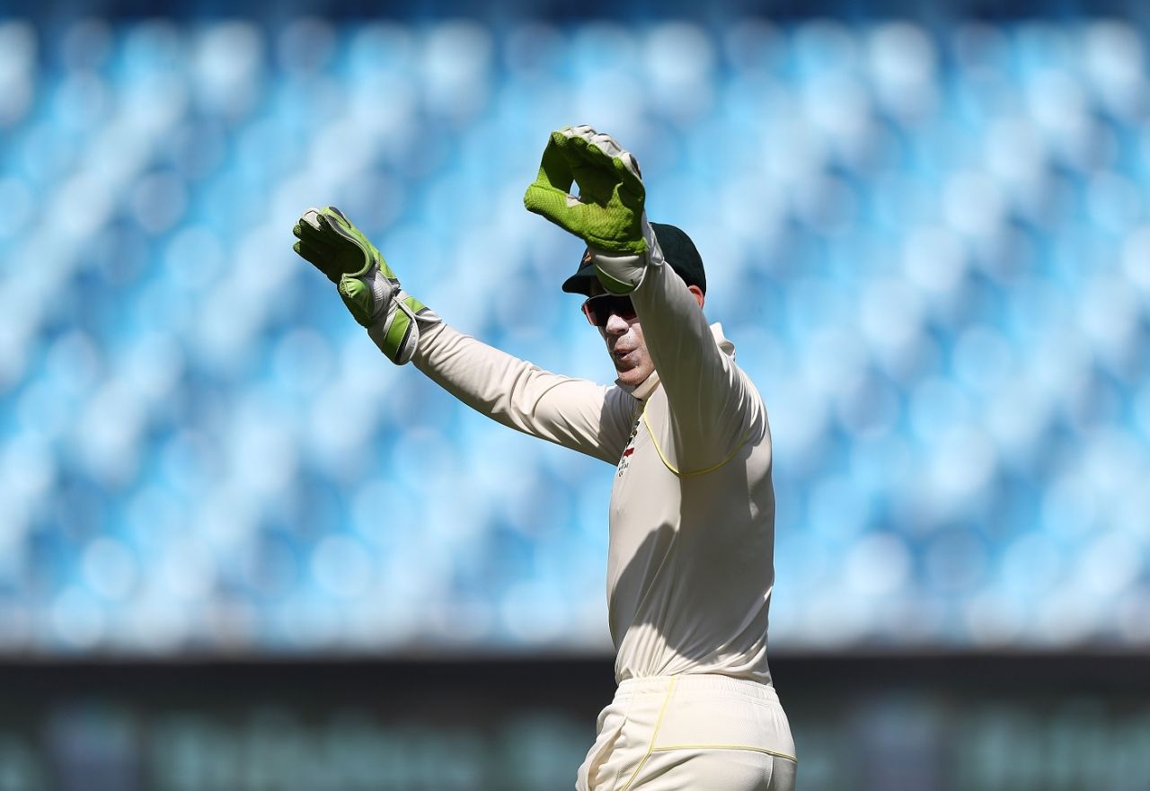 Tim Paine tries to get the attention of one of his fielders, Pakistan v Australia, 1st Test, Dubai, 1st day, October 7, 2018