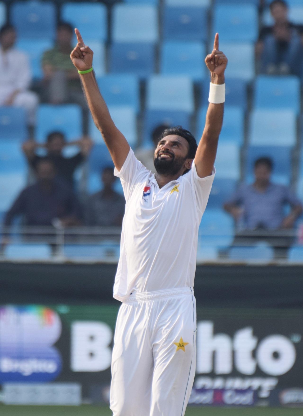 Bilal Asif looks skyward after taking a wicket, Pakistan v Australia, 1st Test, Dubai, 3rd day, October 9, 2018