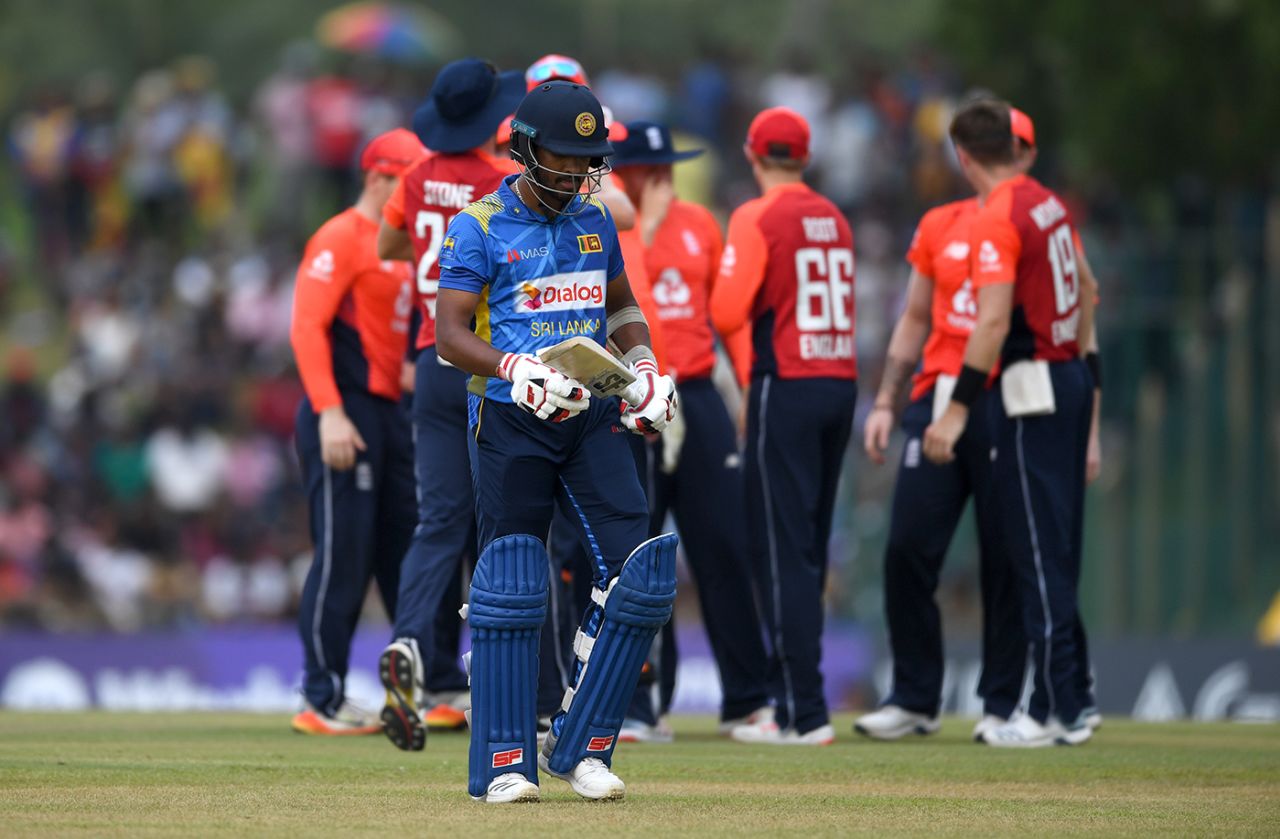 Dinesh Chandimal fell early in Sri Lanka's innings, Sri Lanka v England, 2nd ODI, Dambulla, October 13, 2018