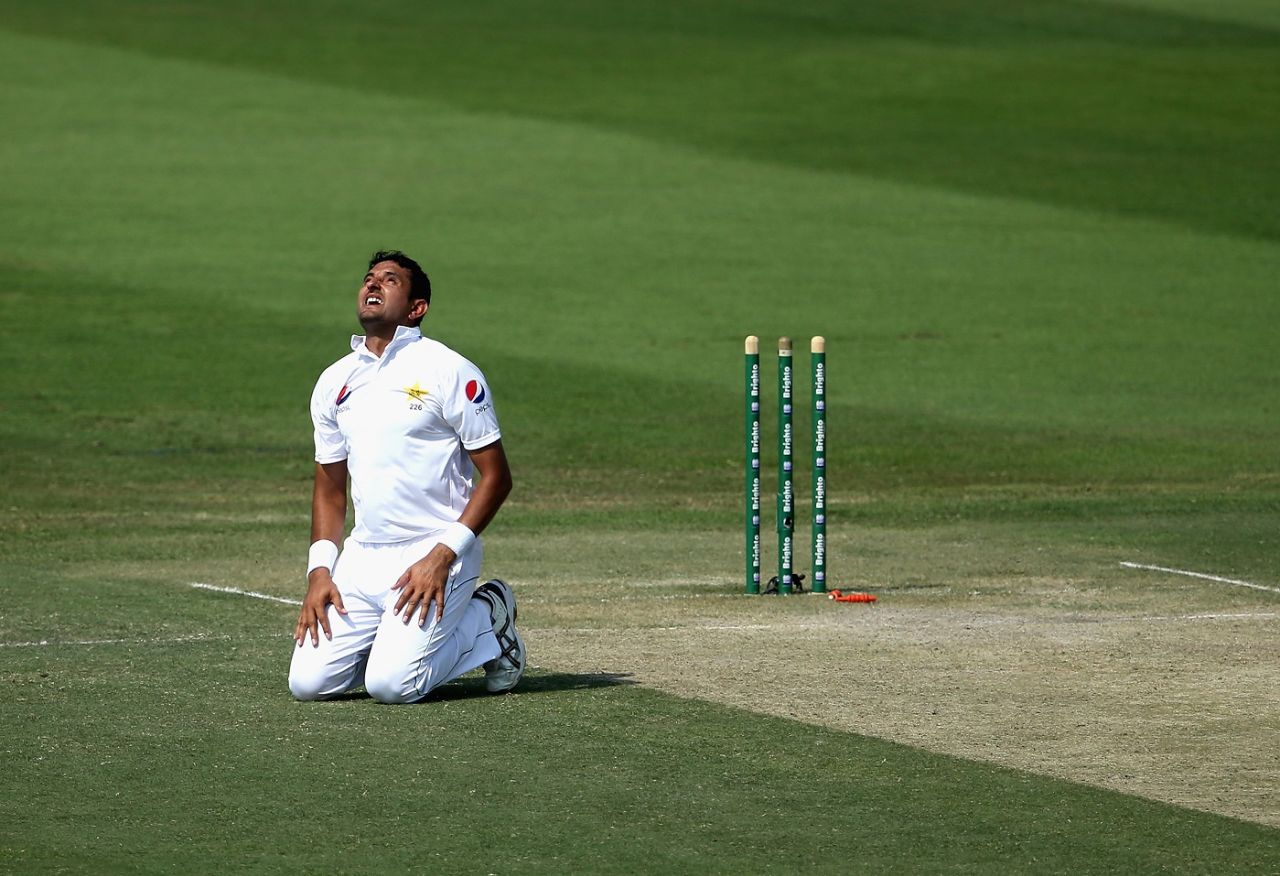 Mohammad Abbas snared career-best figures, Pakistan v Australia, 2nd Test, Abu Dhabi, 2nd day, October 17, 2018