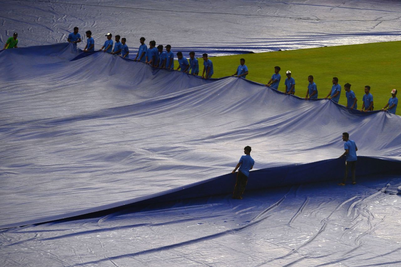 The covers were on and off as the toss was delayed, Sri Lanka v England, 3rd ODI, Pallekele, October 17, 2018