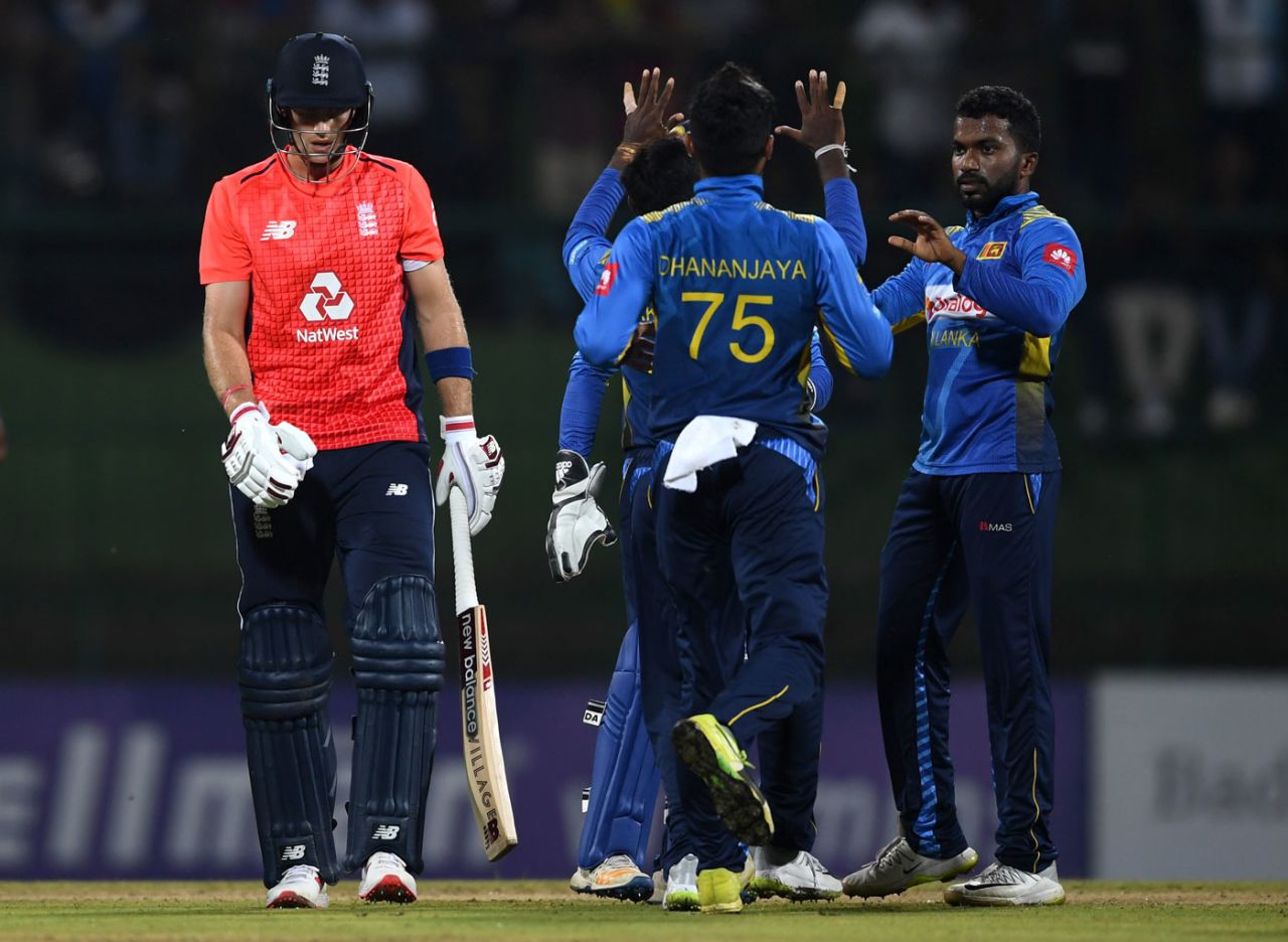 Amila Aponso struck twice early in the chase, Sri Lanka v England, 3rd ODI, Pallekele, October 17, 2018