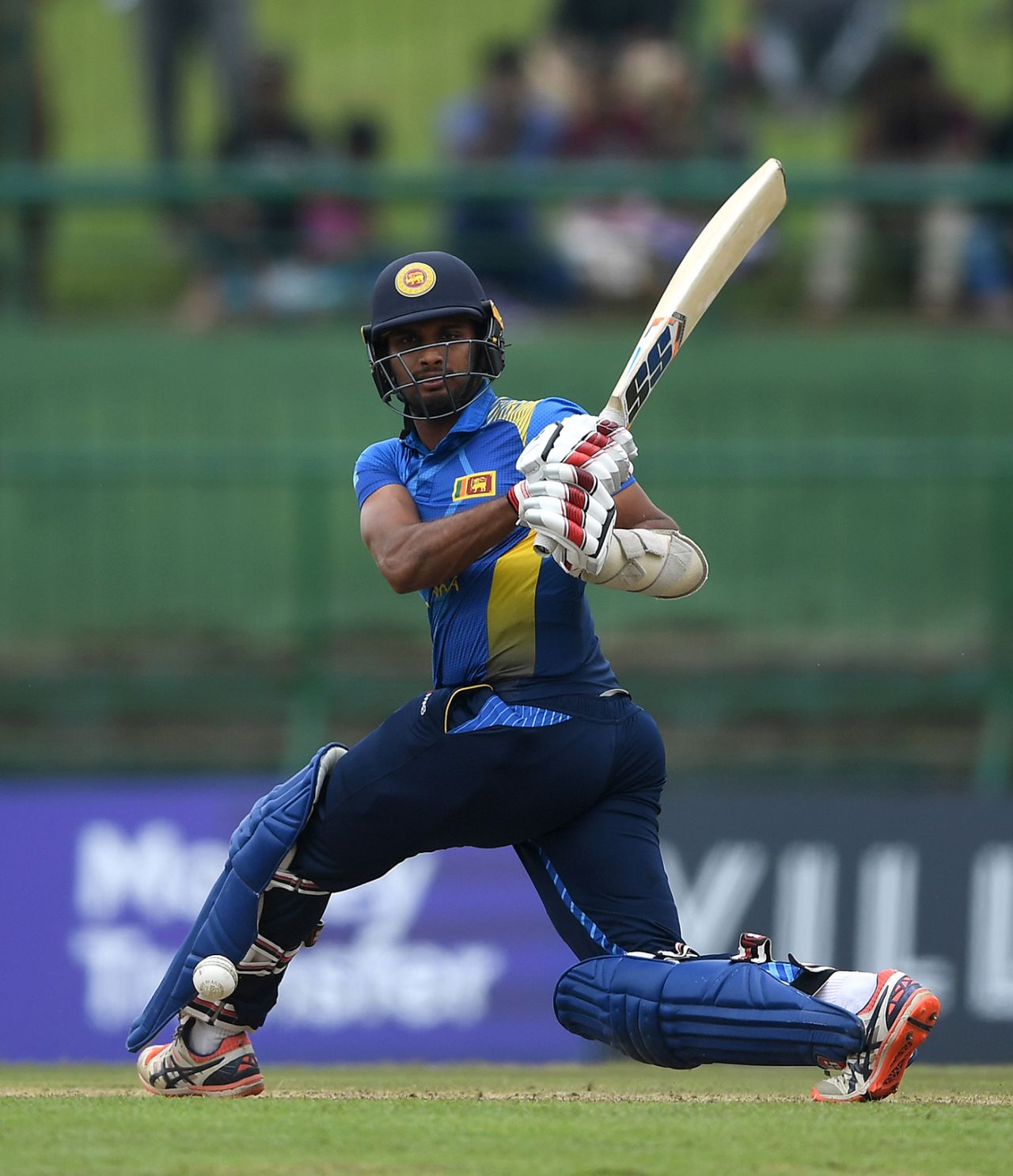Dasun Shanaka pulls through the leg side, Sri Lanka v England, 4th ODI, Pallekele, October 20, 2018