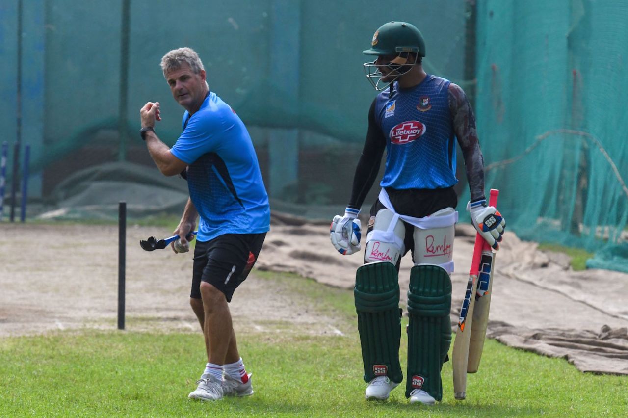 Bangladesh coach Steve Rhodes gives Ariful Haque some pointers on the eve of the first ODI against Zimbabwe, Mirpur, October 20, 2018