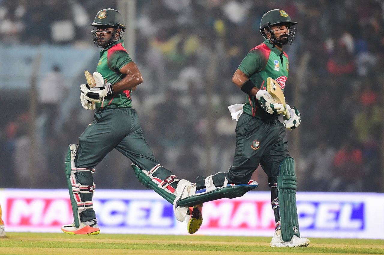 Liton Das and Imrul Kayes run between the wickets, Bangladesh v Zimbabwe, 2nd ODI, Chittagong, October 24, 2018