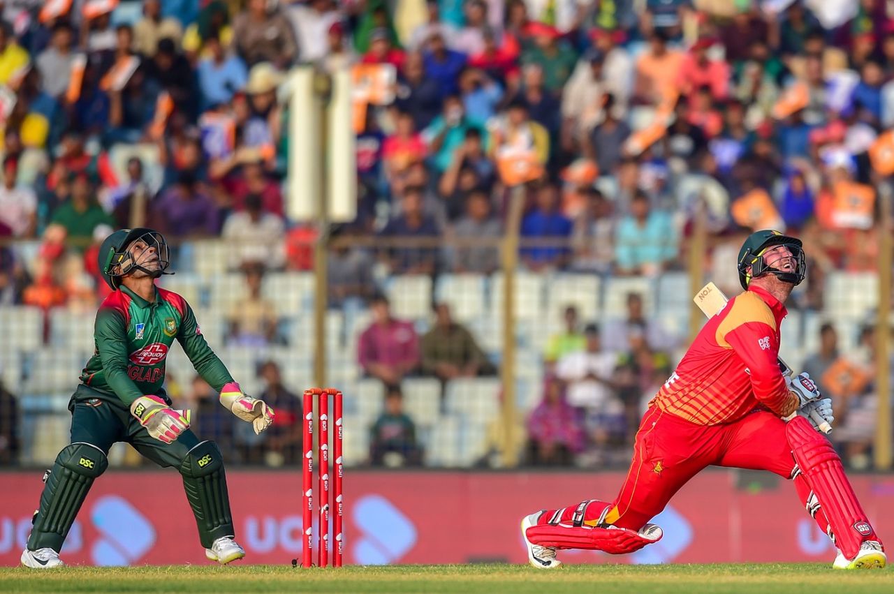 Brendan Taylor top-edged a slog sweep, Bangladesh v Zimbabwe, 3rd ODI, Chittagong, October 26, 2018