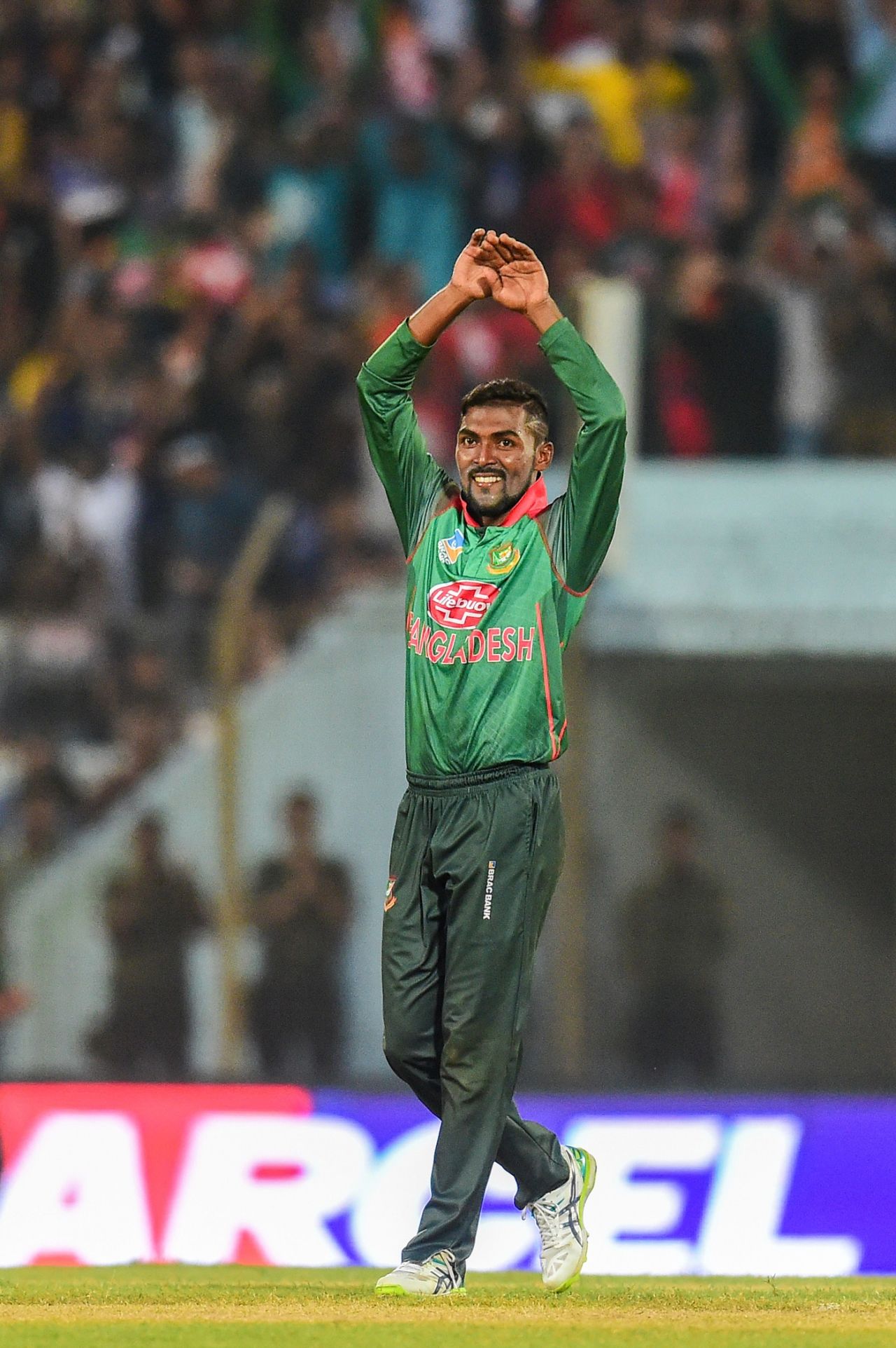Nazmul Islam brings out the "nagin dance" celebrations, Bangladesh v Zimbabwe, 3rd ODI, Chittagong, October 26, 2018