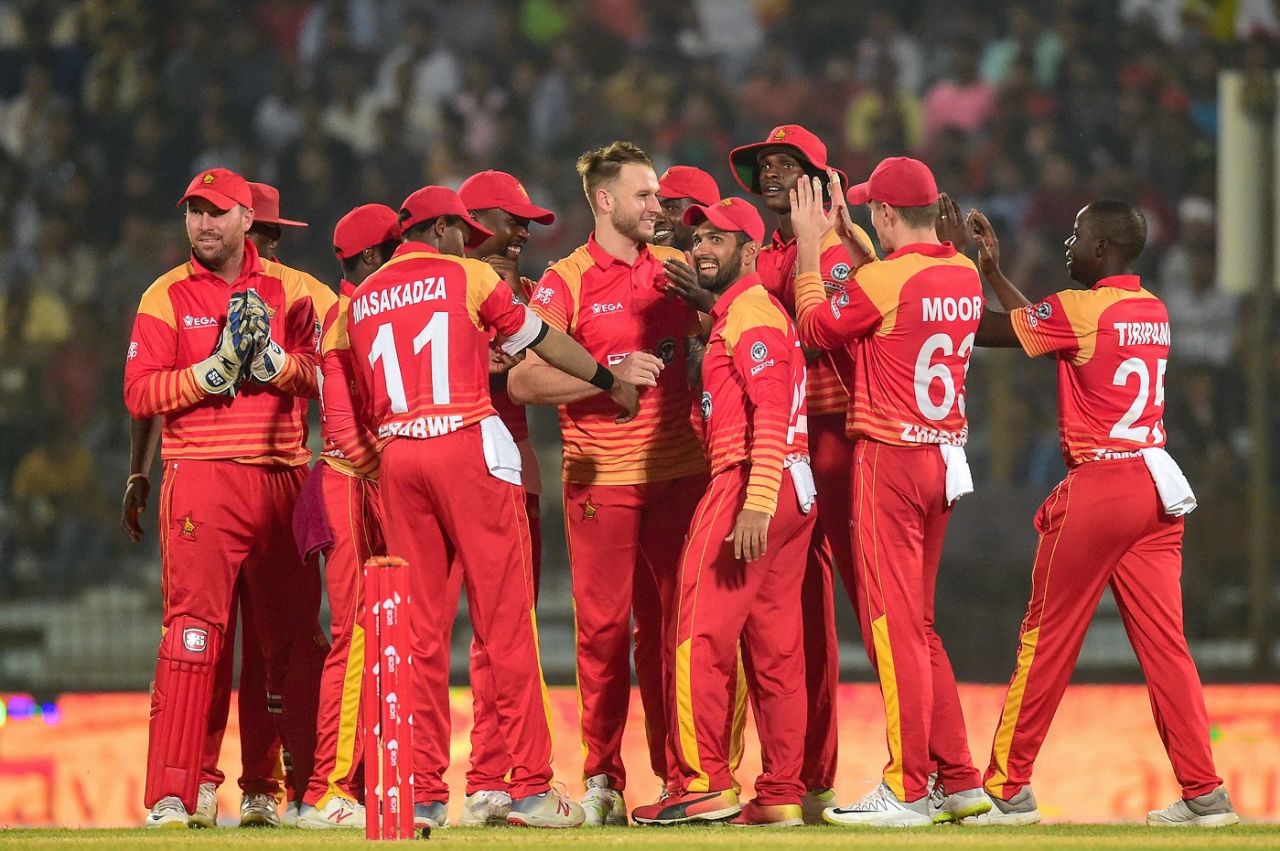 The Zimbabwe fielders celebrate a wicket, Bangladesh v Zimbabwe, 3rd ODI, Chittagong, October 26, 2018
