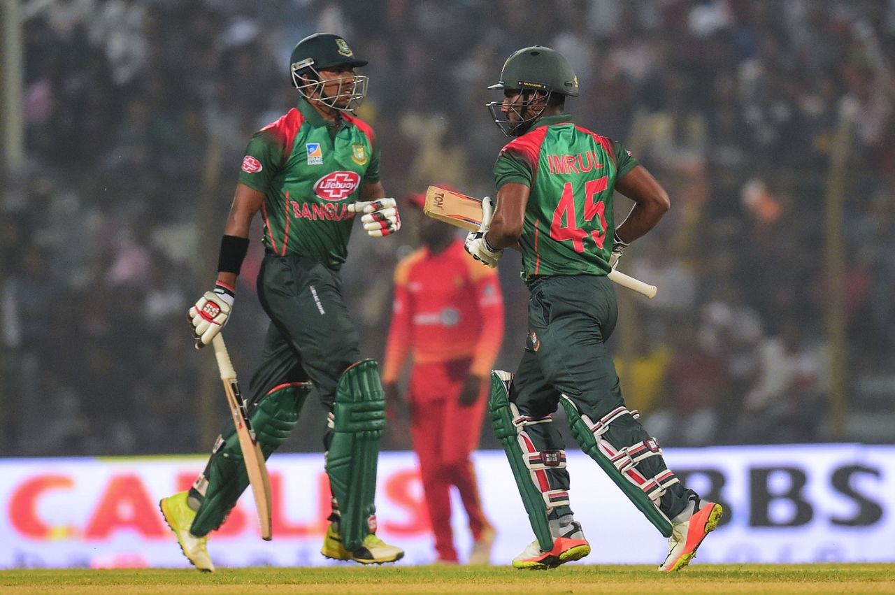 Soumya Sarkar and Imrul Kayes take a run, Bangladesh v Zimbabwe, 3rd ODI, Chittagong, October 26, 2018