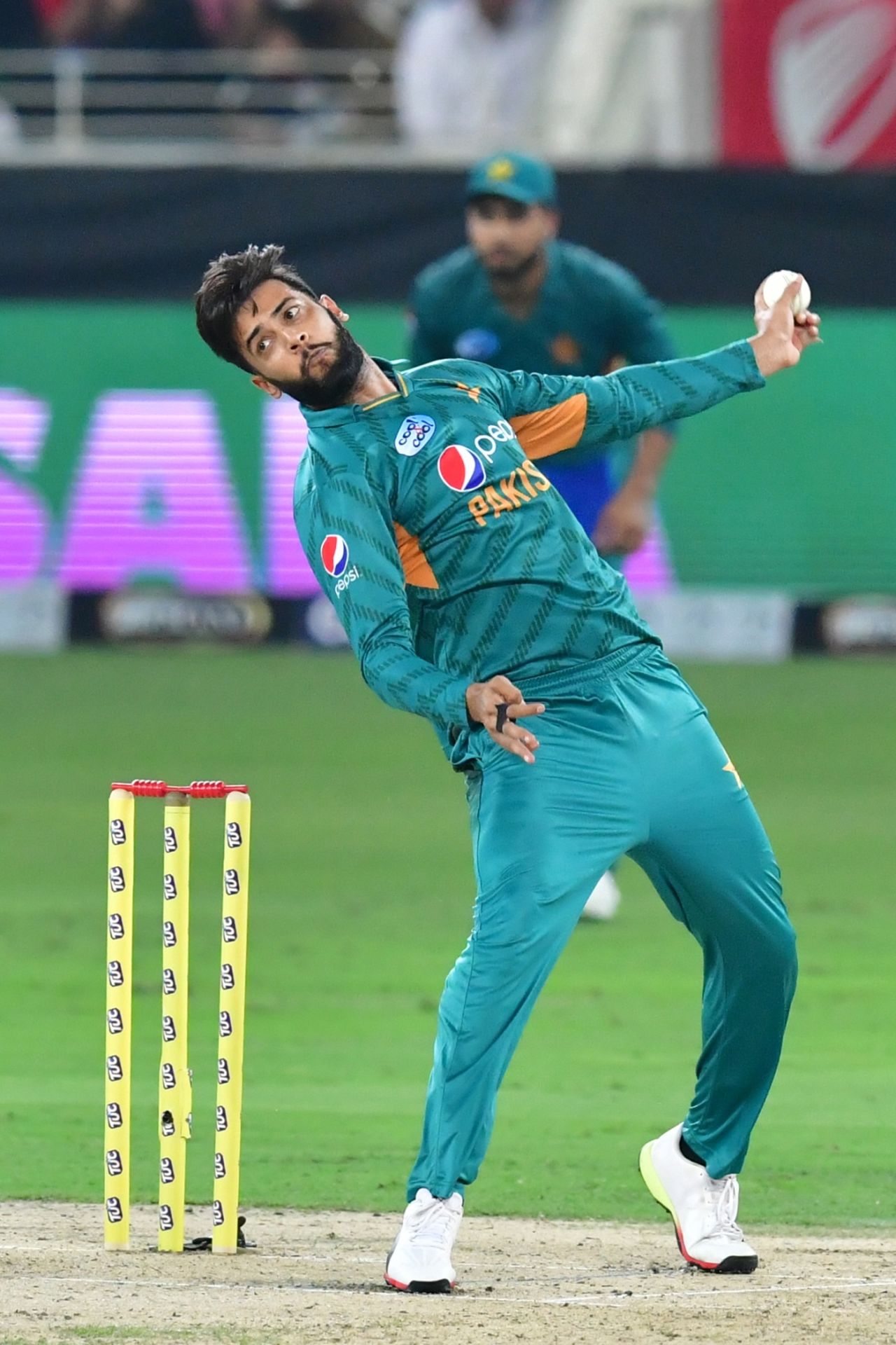 Imad Wasim conceded just eight runs in his four overs, Pakistan v Australia, 2nd T20I, Dubai, October 26, 2018