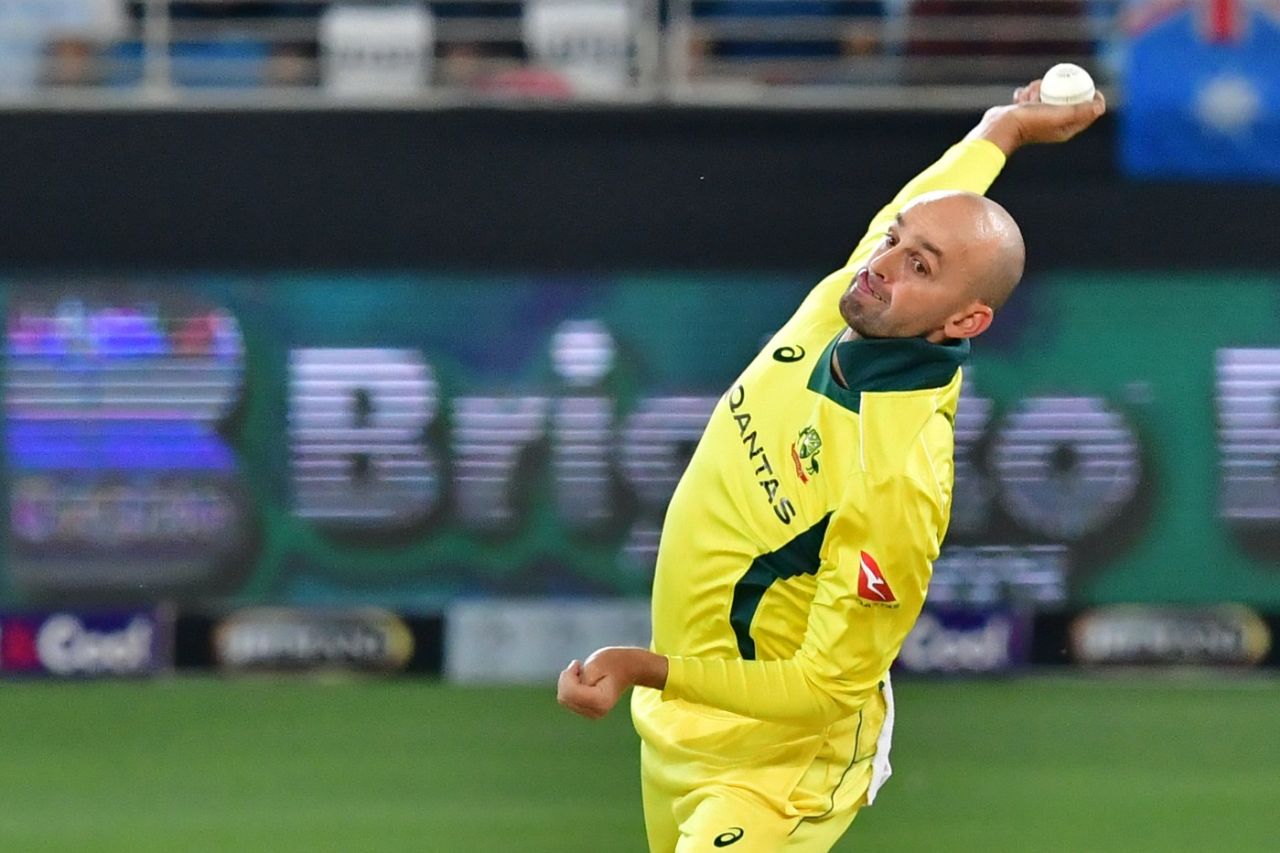 Nathan Lyon bowled a tight spell, Pakistan v Australia, 3rd T20I, Dubai, October 28, 2018
