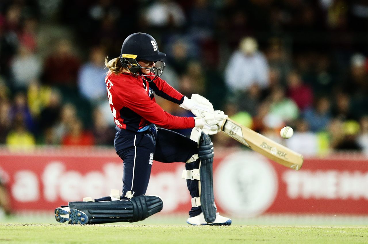 Danielle Wyatt lofts one on her way to a century, Australia v England, Women's Ashes, 3rd T20I, Canberra, November 21, 2017