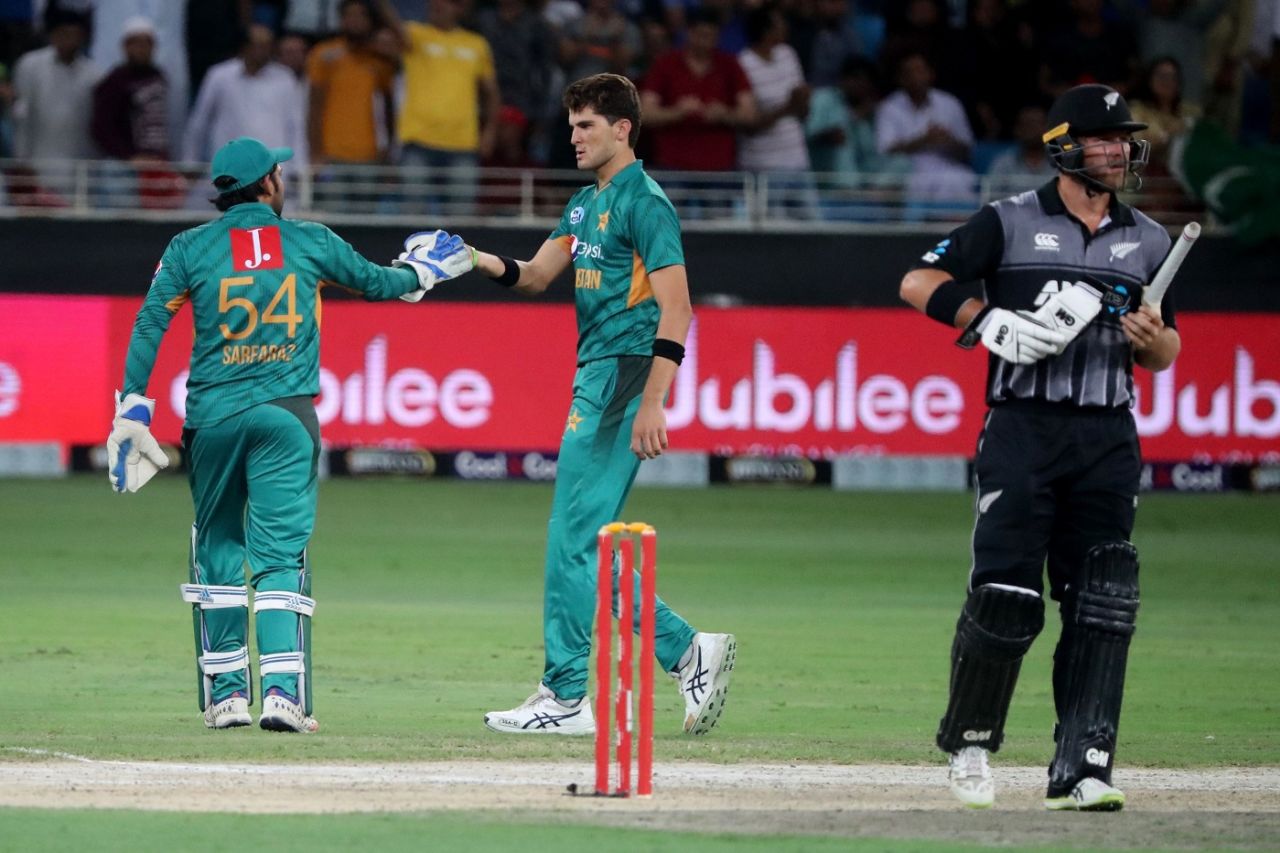 Shaheen Afridi was superb at the death, Pakistan v New Zealand, 2nd T20I, Dubai, November 2, 2018