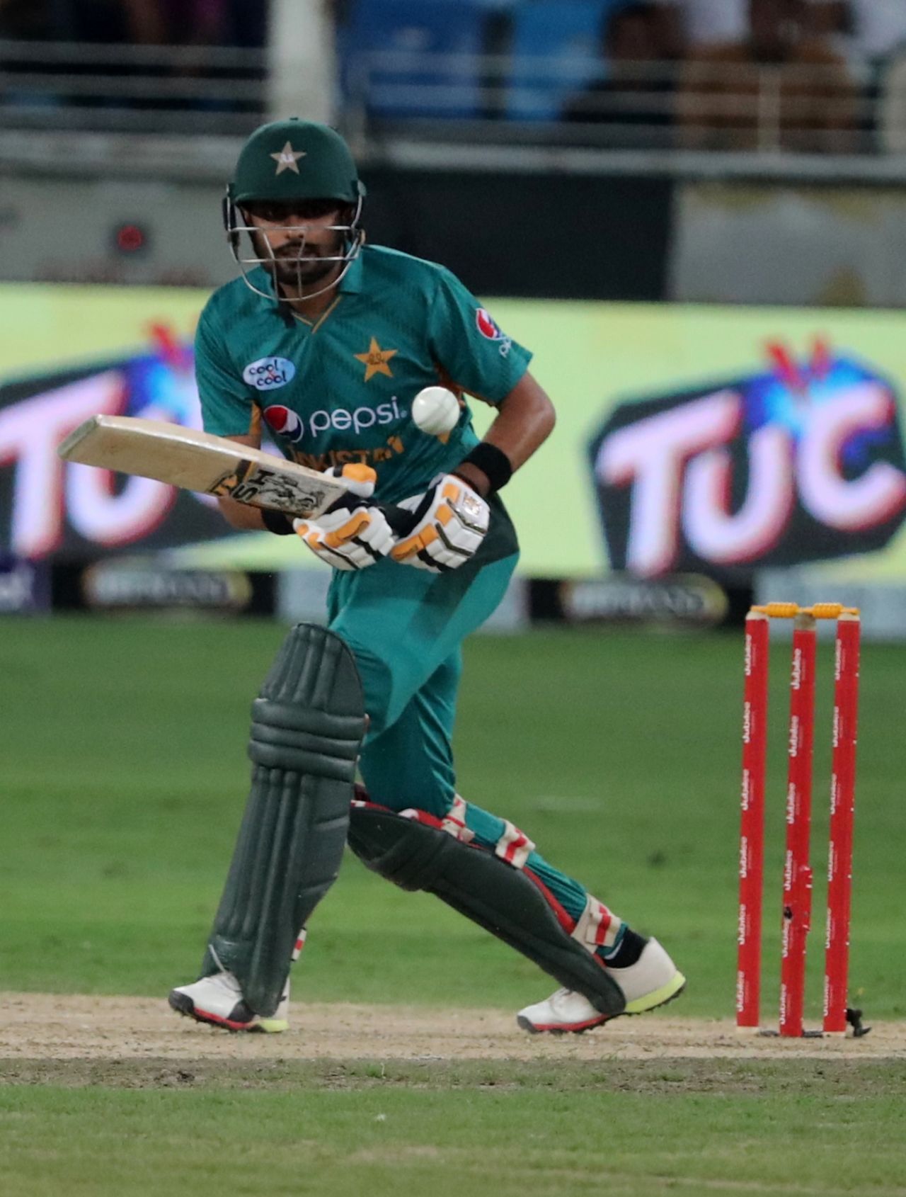 Babar Azam keeps his eyes on the ball, Pakistan v New Zealand, 2nd T20I, Dubai, November 2, 2018