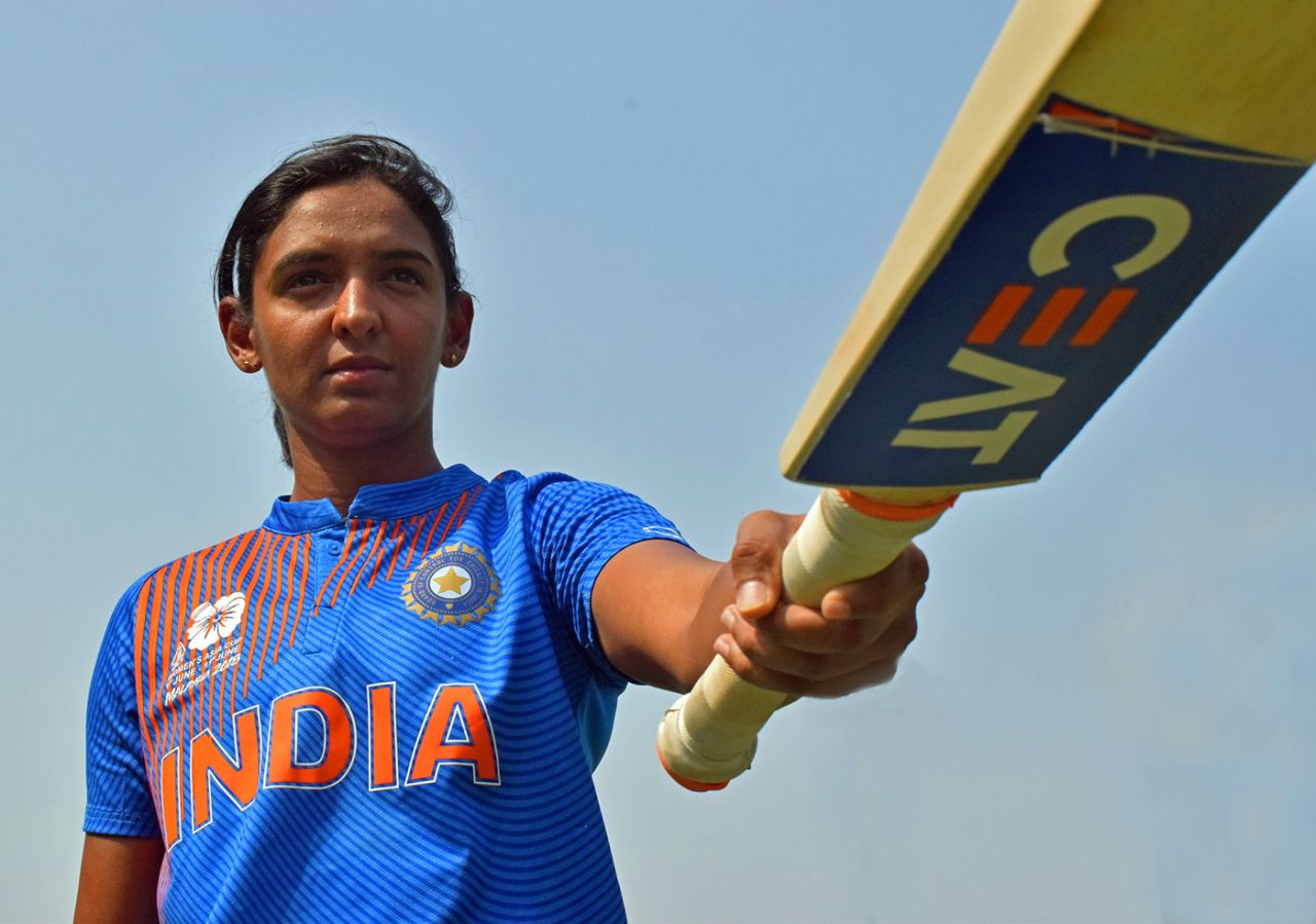 Harmanpreet Kaur points her bat, Bandra-Kurla Complex Ground, Mumbai, October 27, 2018