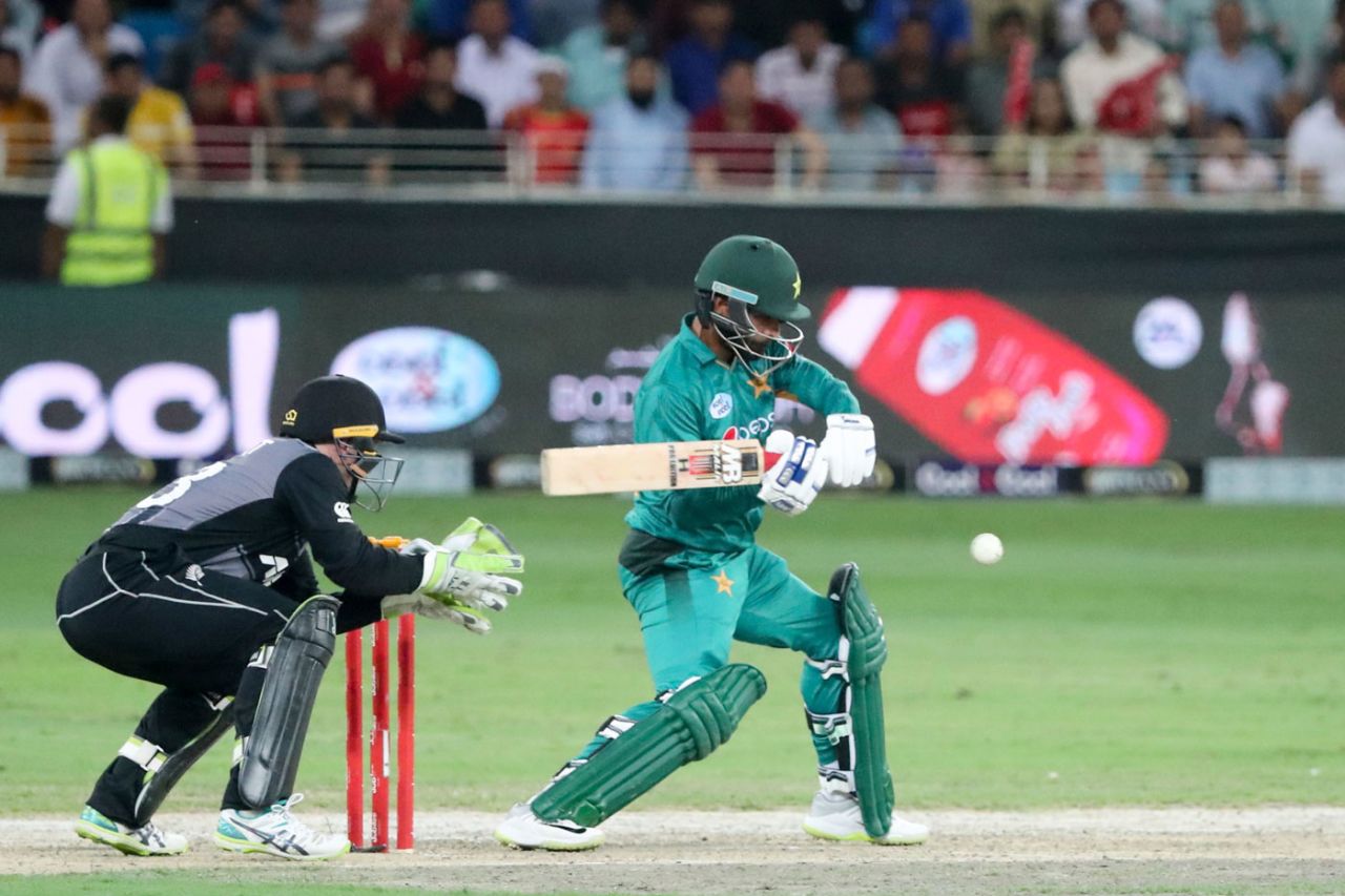 Mohammad Hafeez looks to cut, Pakistan v New Zealand, 3rd T20I, Dubai, November 4, 2018