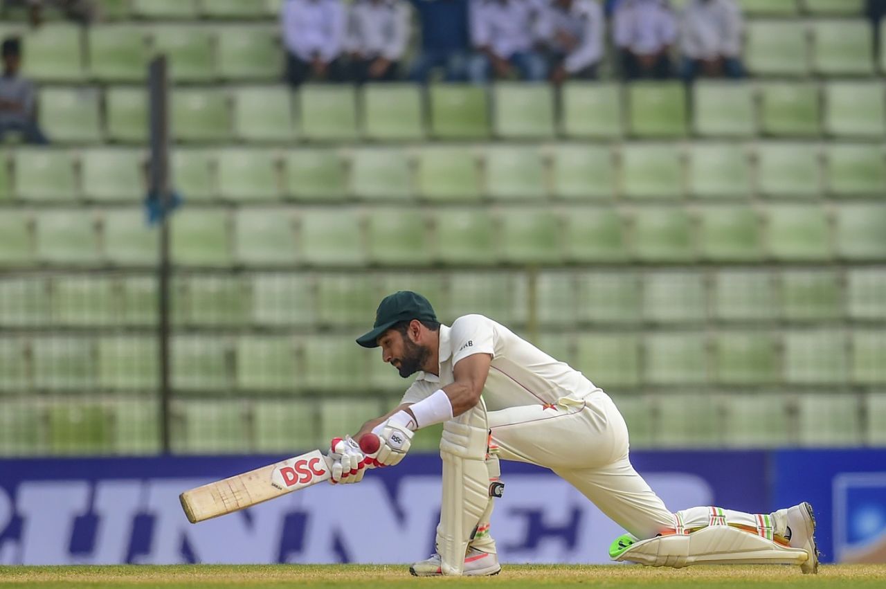 Sikandar Raza sweeps, Bangladesh v Zimbabwe, 1st Test, Sylhet, 3rd day, November 5, 2018