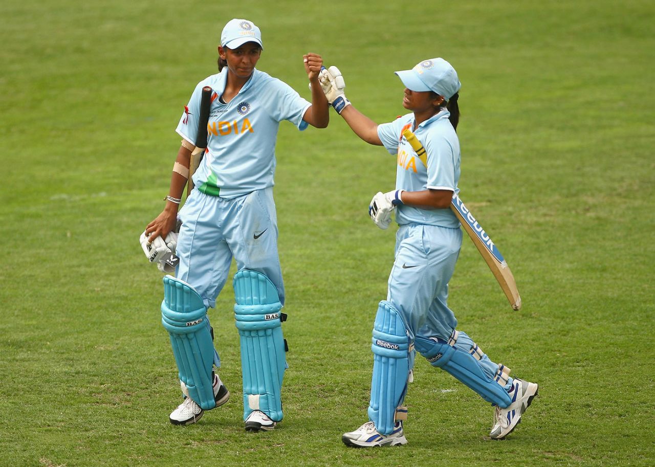 Harmanpreet Kaur and Amita Sharma congratulate each other at the end of the innings, Australia v India, Super Six, women's World Cup, Sydney, March 14, 2009