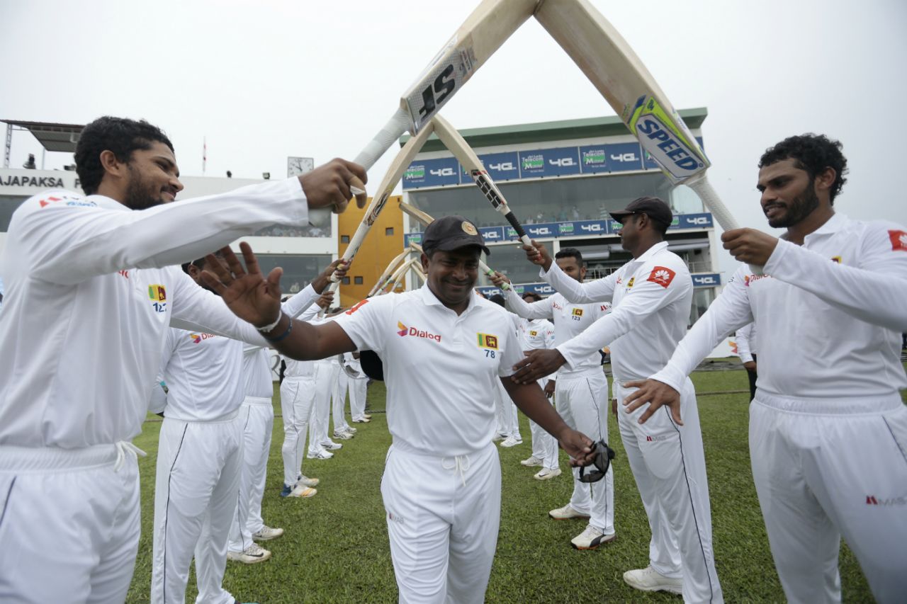 Rangana Herath received a guard of honour for his final Test, Sri Lanka v England, 1st Test, Galle, 1st day, November 6, 2018