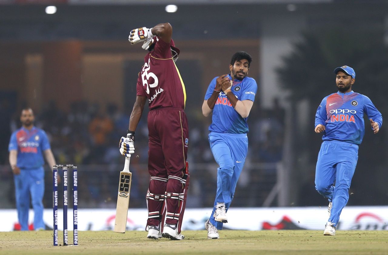 Kieron Pollard nearly obstructed Jasprit Bumrah from taking the catch to dismiss him, India v West Indies, 2nd T20I, Lucknow, November 6, 2018