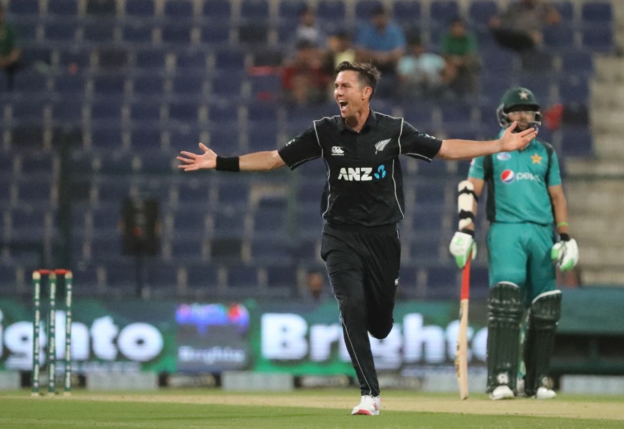 Trent Boult is thrilled after taking a wicket, Pakistan v New Zealand, 1st ODI, Abu Dhabi, November 7, 2018