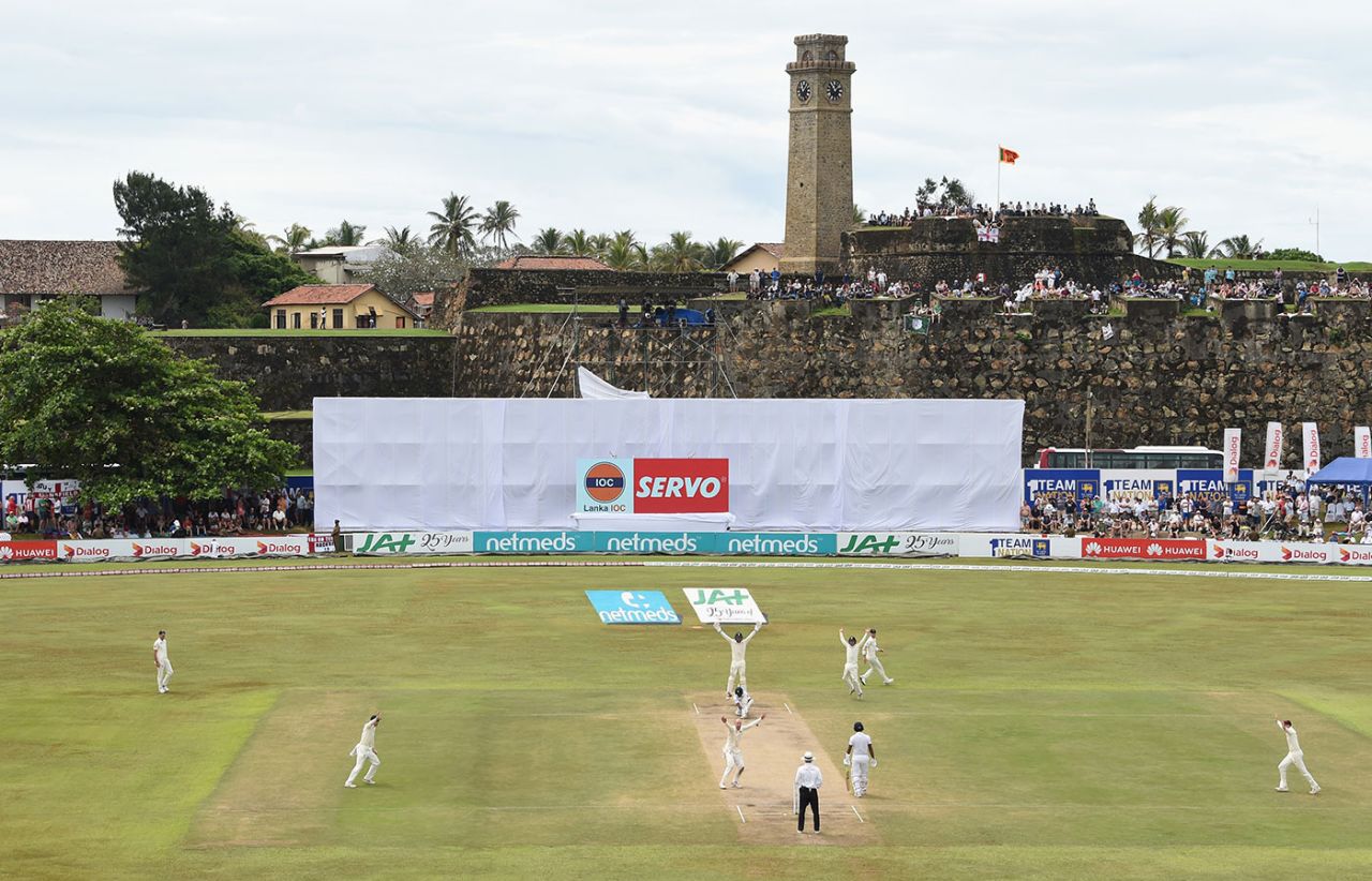 Sri Lanka bat in front of the ramparts at Galle, Sri Lanka v England, 1st Test, 4th day, Galle, November 9, 2018