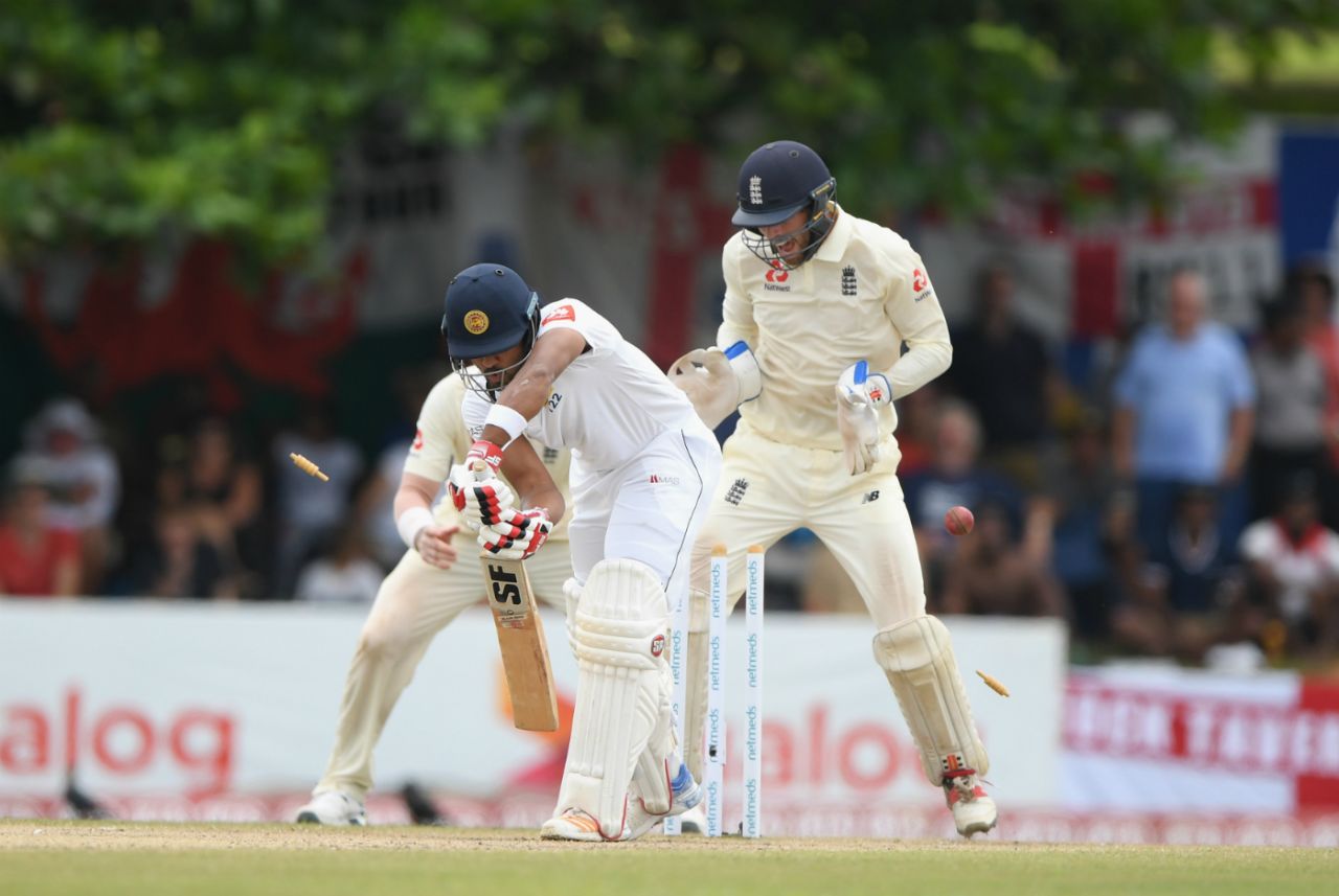 Dinesh Chandimal is bowled by Jack Leach, Sri Lanka v England, 1st Test, 4th day, Galle, November 9, 2018