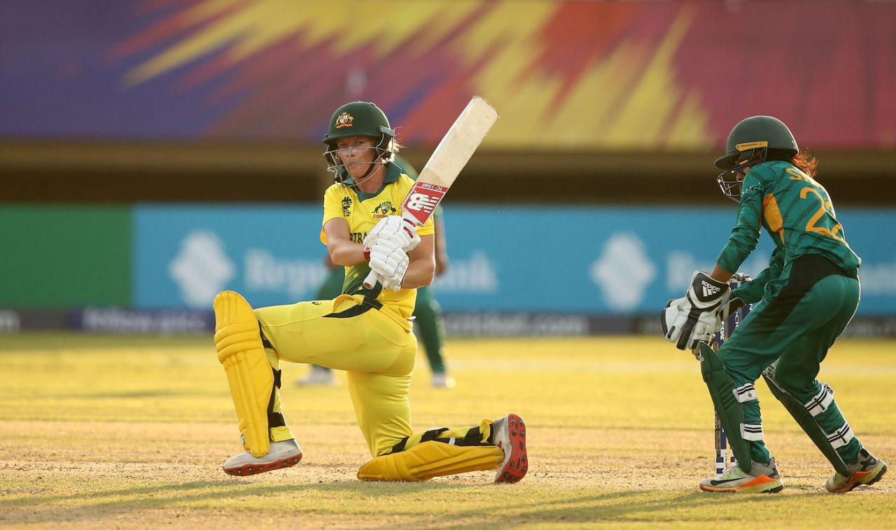 Meg Lanning plays a sweep, Australia v Pakistan, Women's World T20, Group B, Guyana, November 9, 2018
