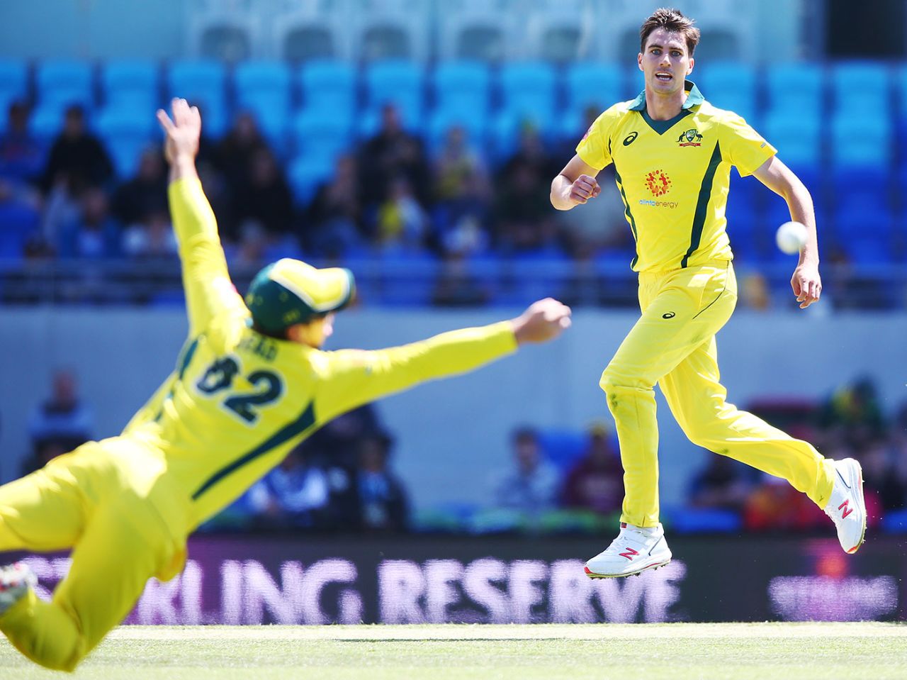 Travis Head couldn't quite hold a tough chance at cover, Australia v South Africa, 3rd ODI, Hobart, November 11, 2018
