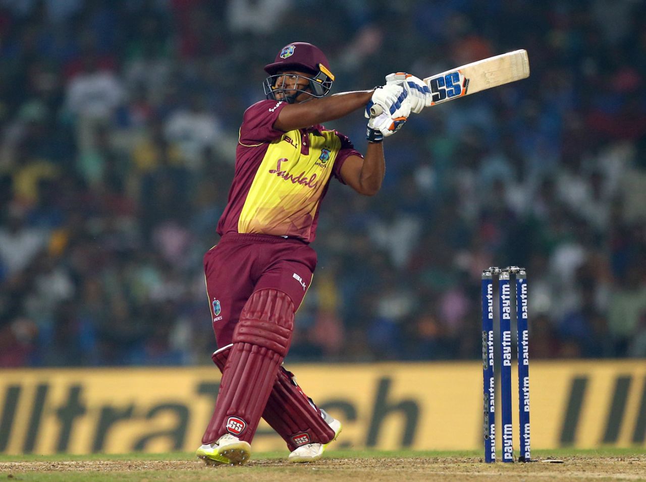 Nicholas Pooran executes a switch-hit, India v West Indies, 3rd T20I, Chennai, November 11, 2018