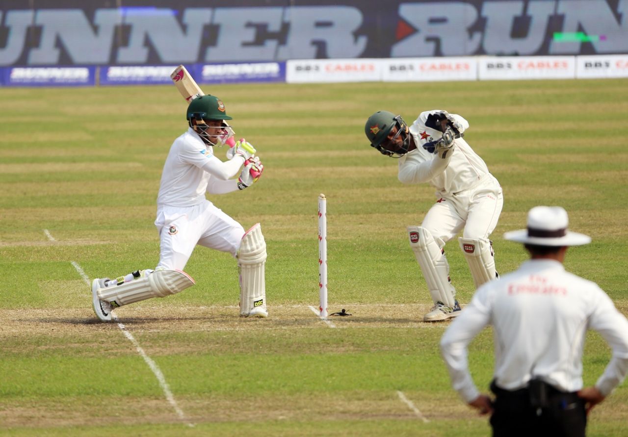 Mushfiqur Rahim goes for a pull, Bangladesh v Zimbabwe, 2nd Test, Mirpur, 2nd day, November 12, 2018