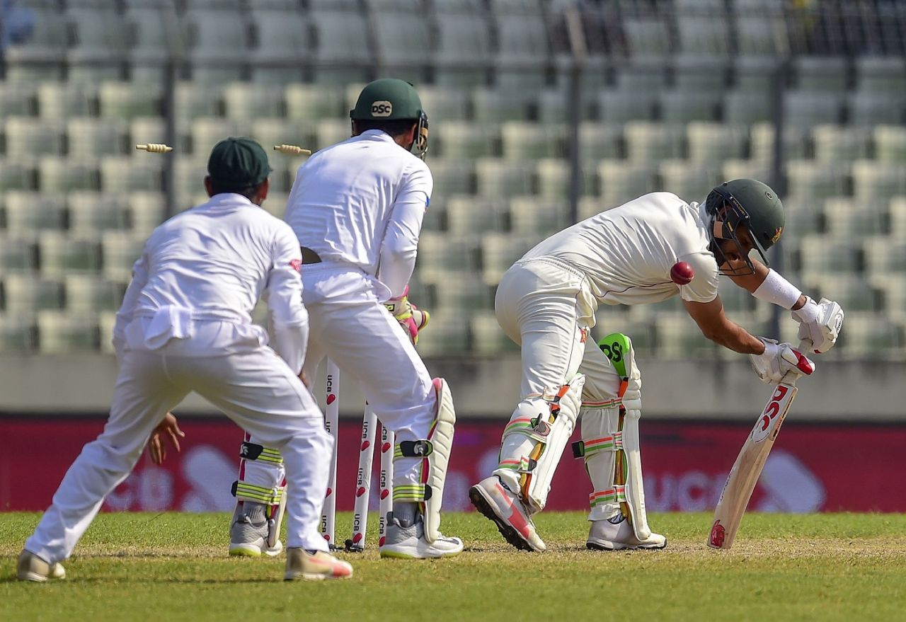 Sikandar Raza is bowled, Bangladesh v Zimbabwe, 2nd Test, Mirpur, 3rd day, November 13, 2018