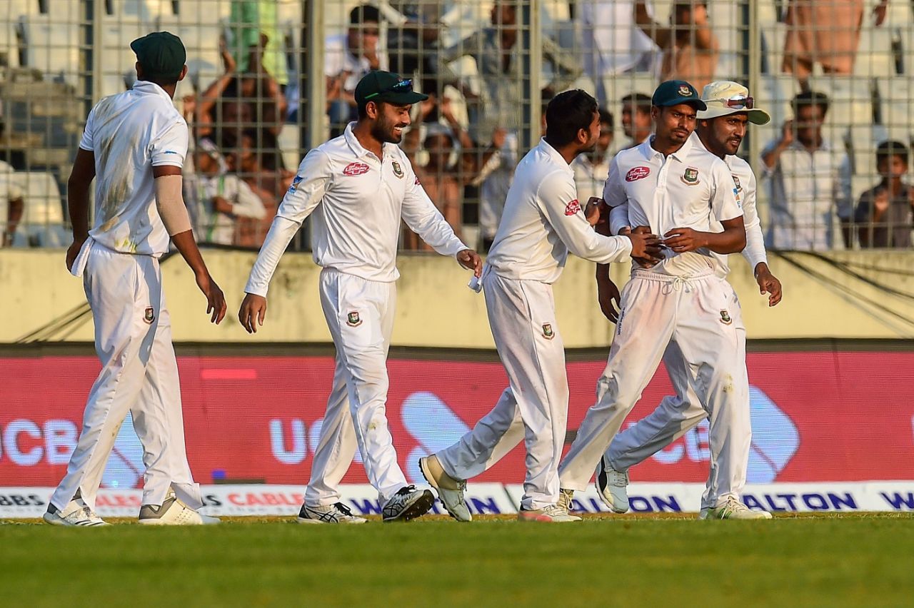 Taijul Islam celebrates the fall of a wicket with his teammates, Bangladesh v Zimbabwe, 2nd Test, Dhaka, 3rd day, November 13, 2018