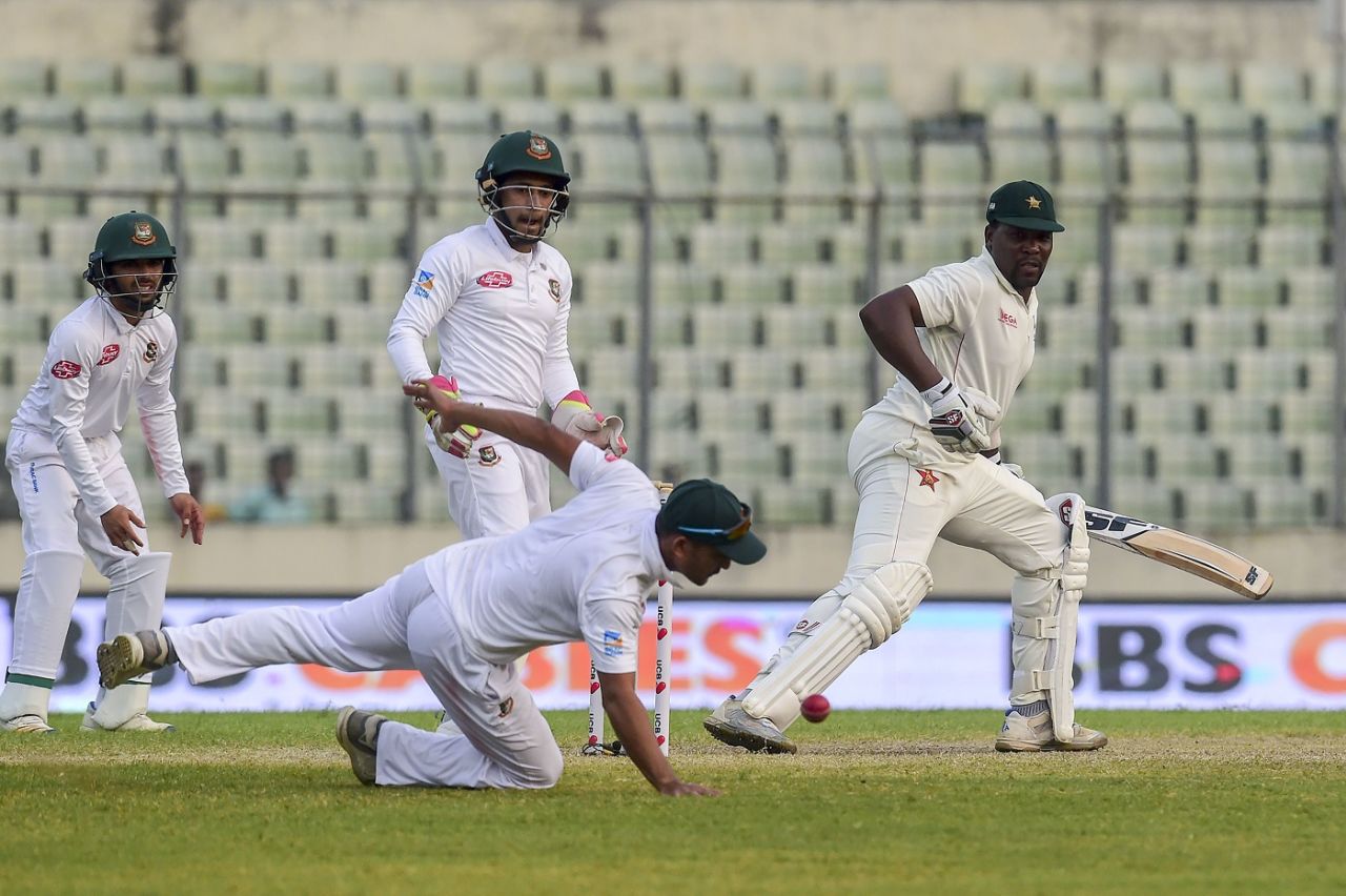 Hamilton Masakadza's outside edge eludes first slip, Bangladesh v Zimbabwe, 2nd Test, Dhaka, 4th day, November 14, 2018