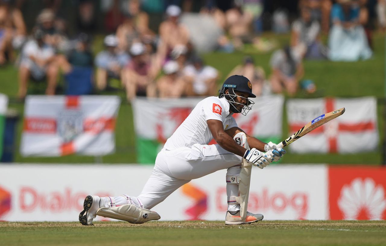 Dimuth Karunaratne settled into his innings, Sri Lanka v England, 2nd Test, Pallekele, 2nd day, November 15, 2018