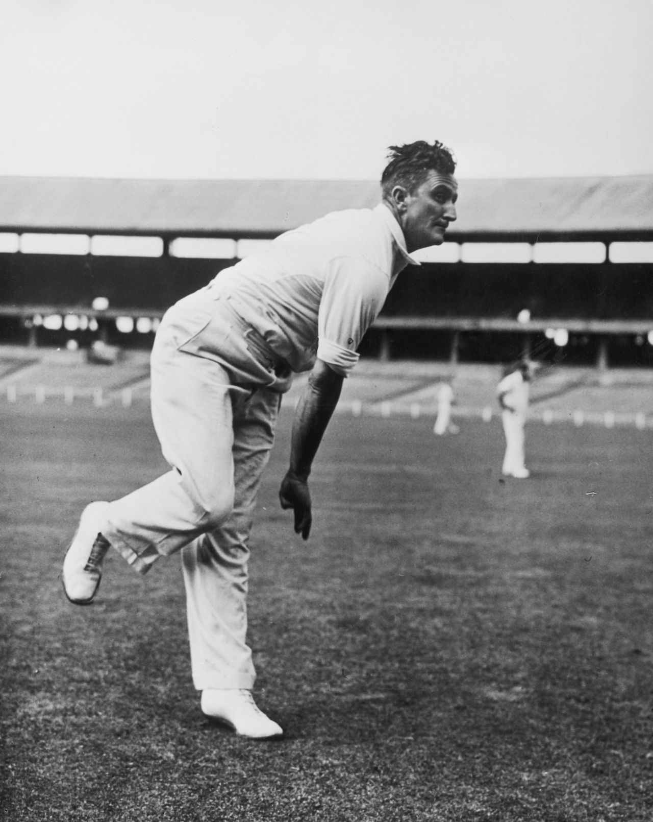 Australian bowler Jack Iverson in action, circa 1950. 