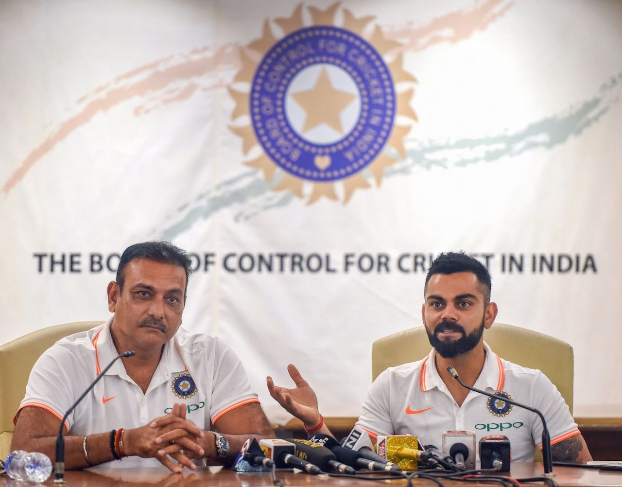 Ravi Shastri and Virat Kohli at a press conference before leaving for Australia, Mumbai, November 15, 2018