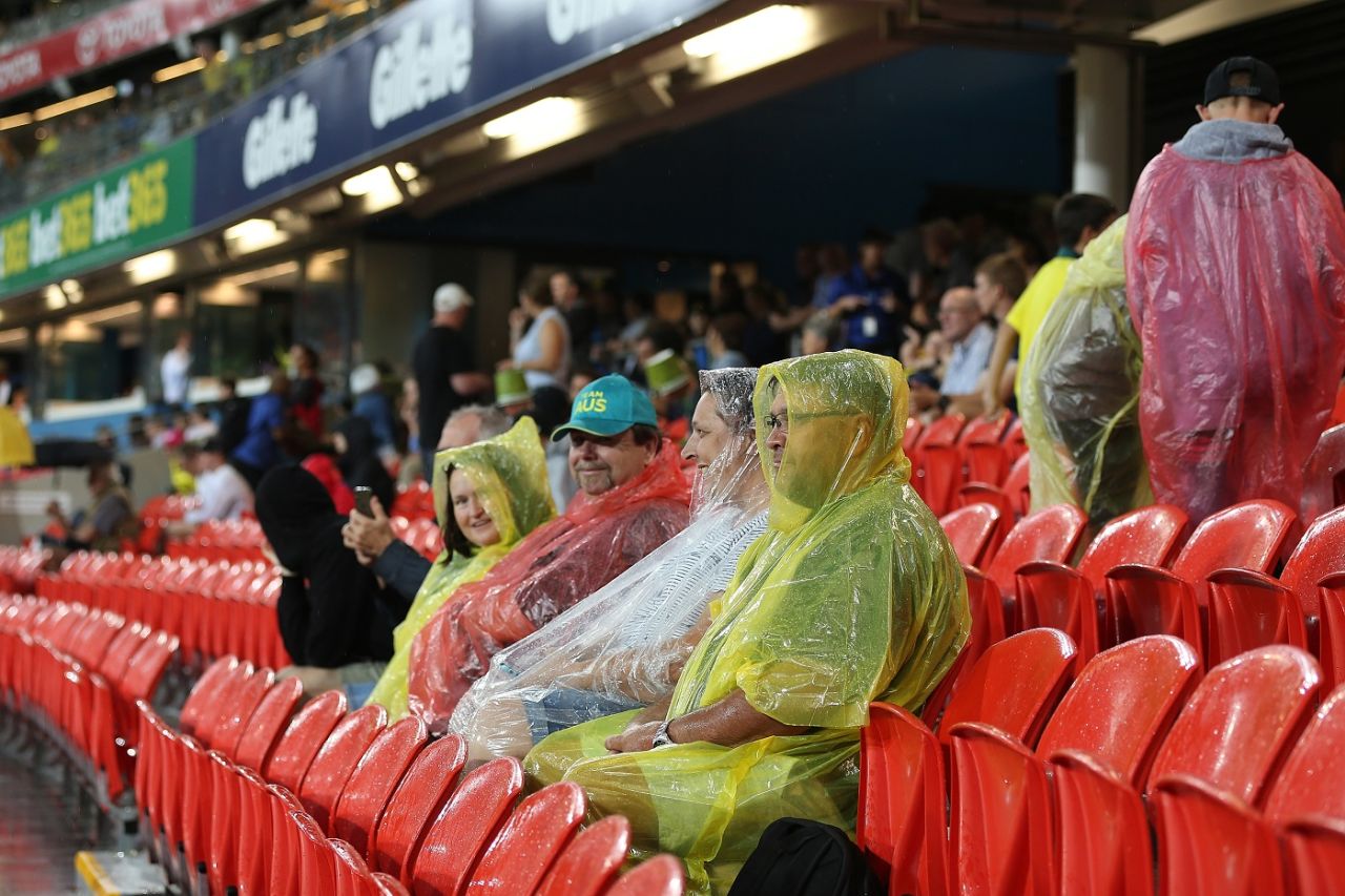 Rain forced fans in Gold Coast to wait for the start of play, Australia v South Africa, only T20I, Carrara, November 17, 2018