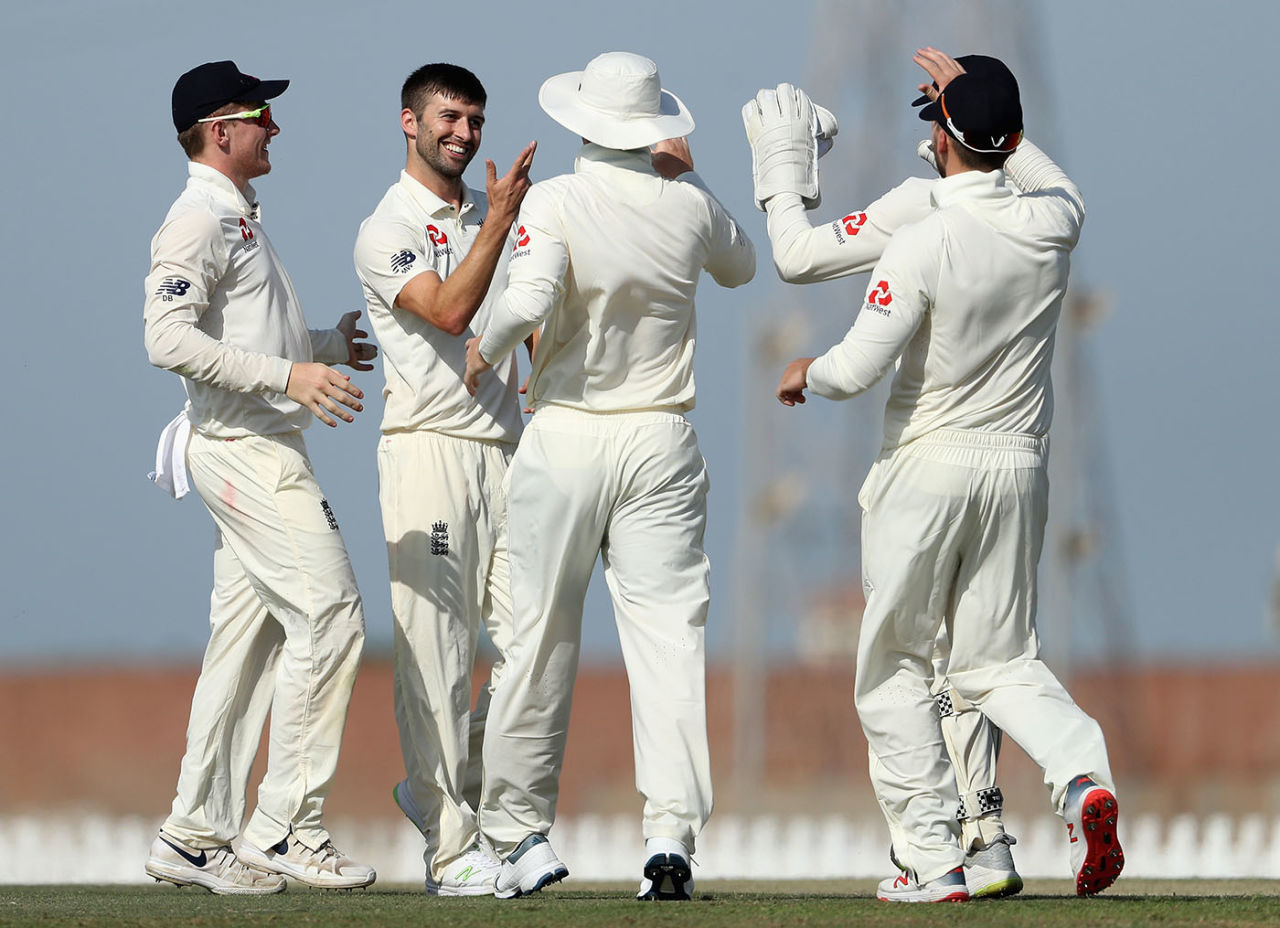 Mark Wood was among the wickets, Pakistan A v England Lions, unofficial Test, Abu Dhabi, 3rd day, November 21, 2018