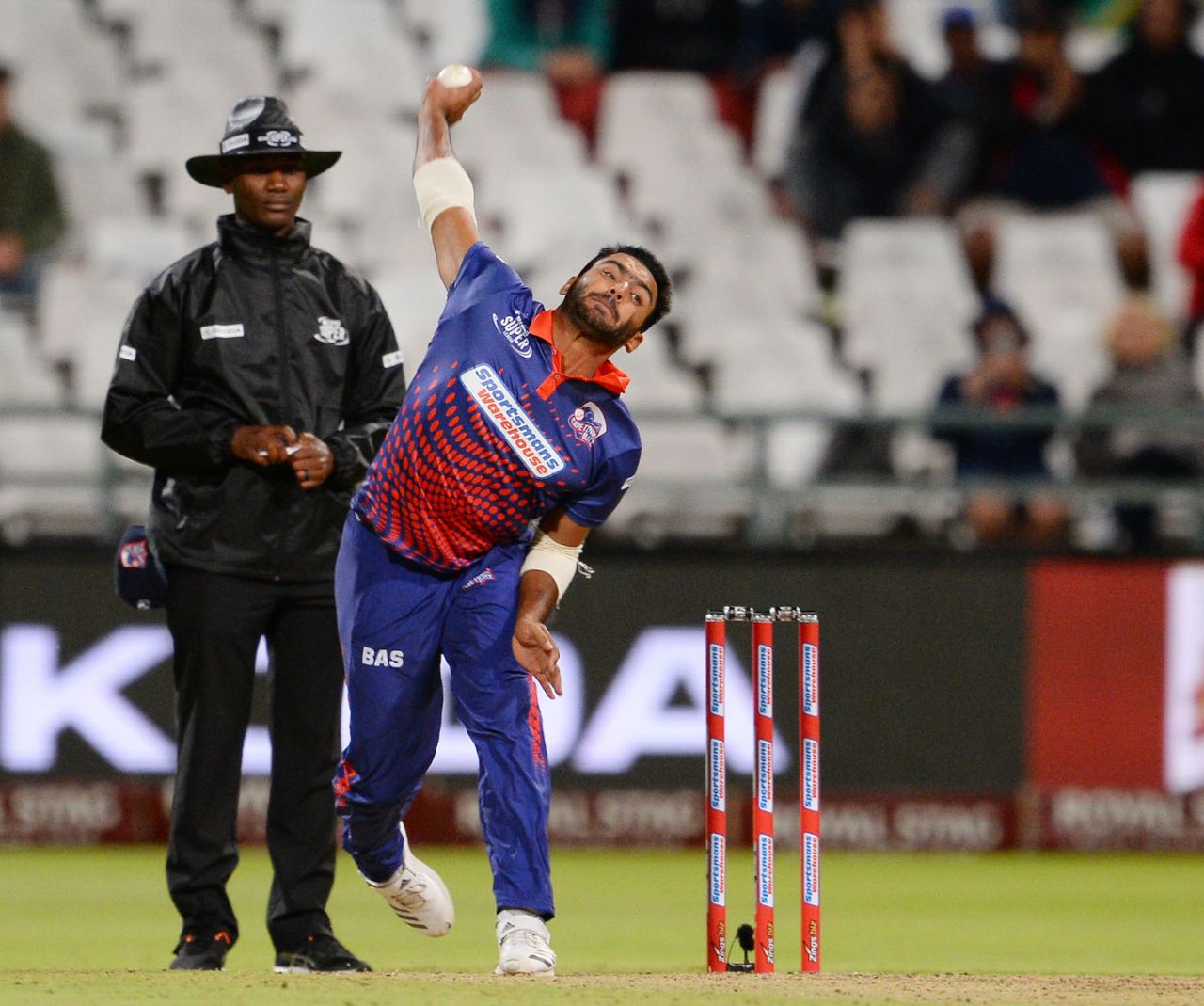 Hussain Talat delivered a double blow, Cape Town Blitz v Nelson Mandela Bay Giants, MSL 2018, Cape Town, November 21, 2018