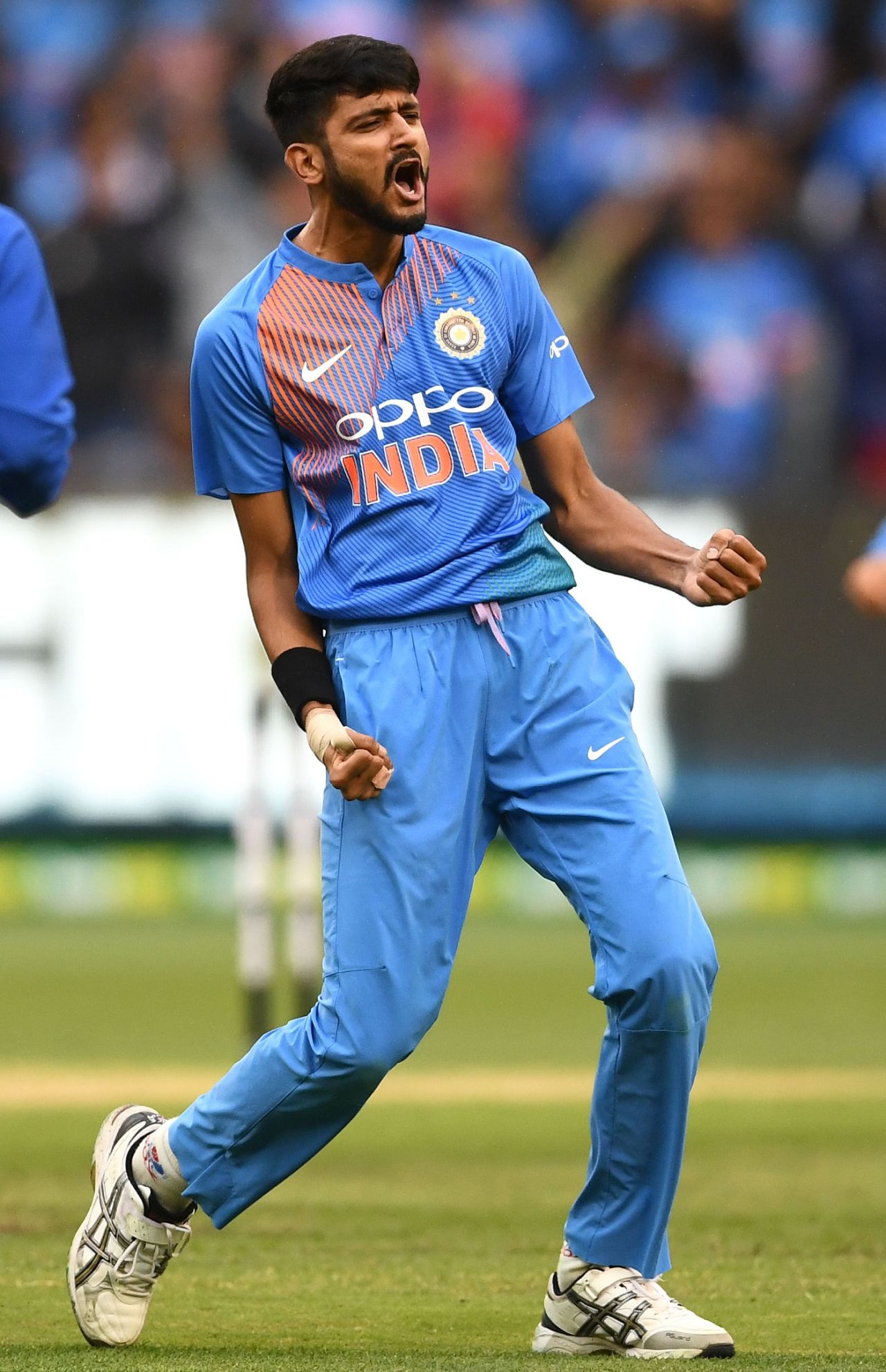 Khaleel Ahmed celebrates Chris Lynn's wicket, Australia v india, 2nd T20I, Melbourne, November 23, 2018