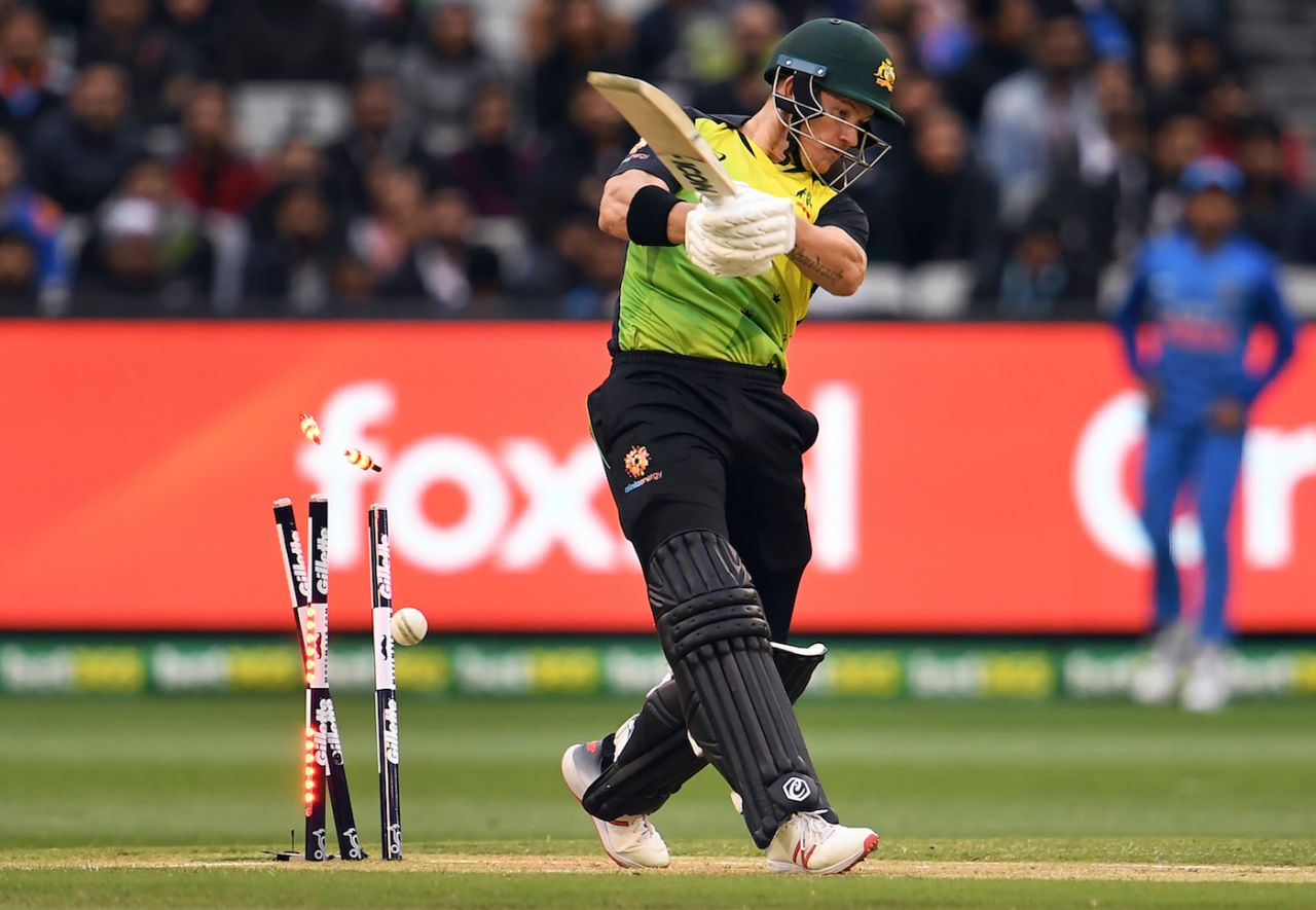 D'Arcy Short is bowled, Australia v India, 2nd T20I, MCG, Melbourne, November 23, 2018
