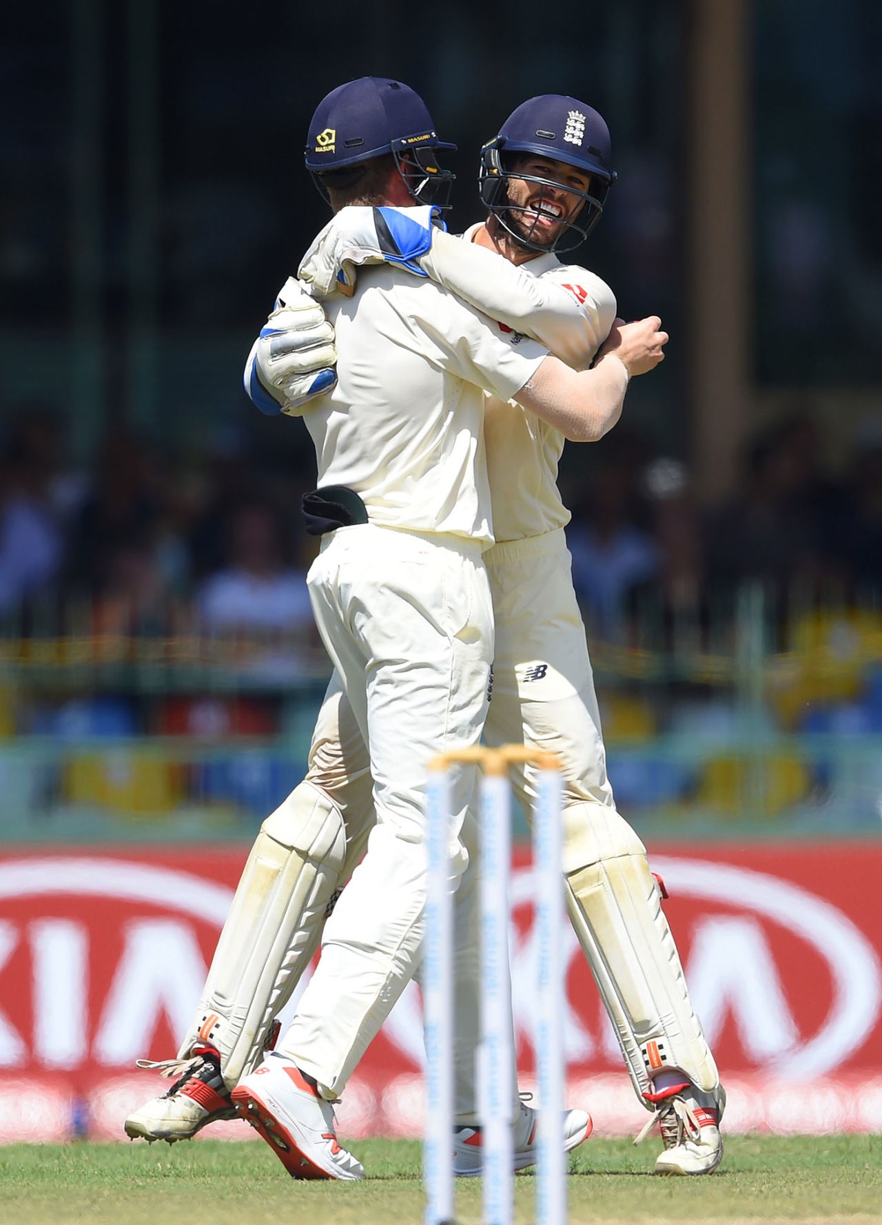 Ben Foakes celebrates with Keaton Jennings after another blinder at short leg, Sri Lanka v England, 3rd Test, Colombo, 2nd day, November 23, 2018
