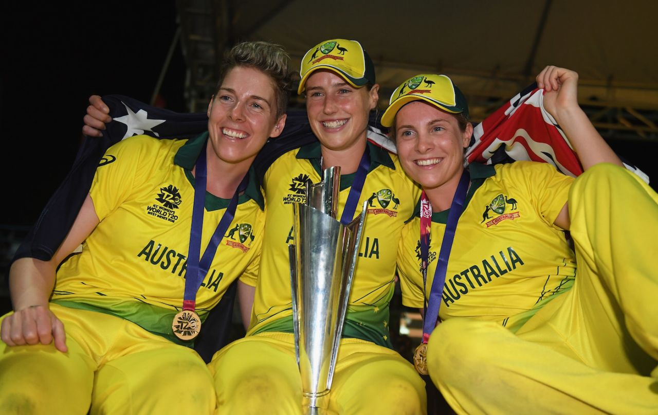 Elyse Villani, Ellyse Perry and Sophie Molineux with the trophy, England v Australia, Women's World T20 final, Antigua, November 24, 2018