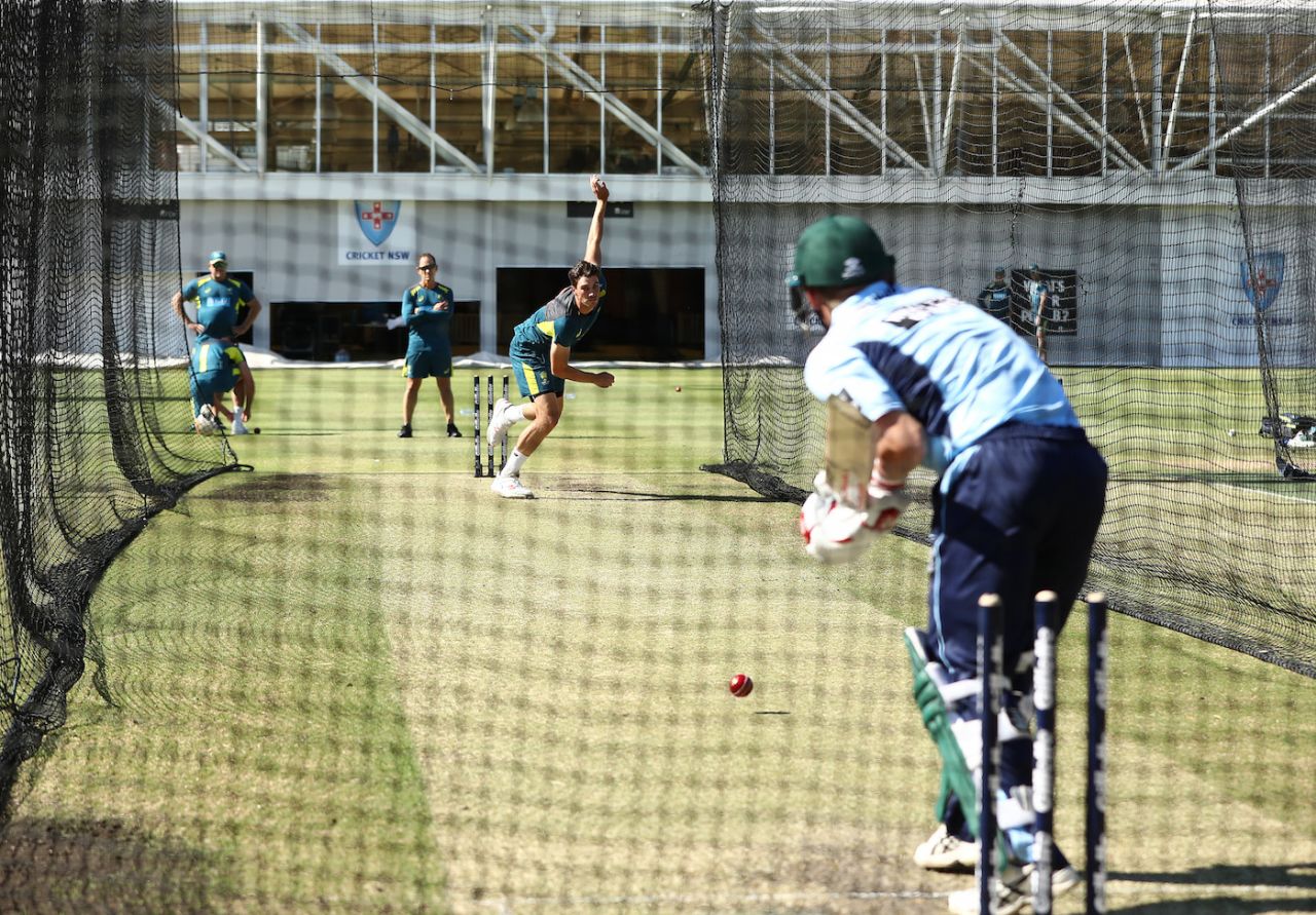 David Warner faces Pat Cummins at a net session at the SCG, where Australia are playing India in a T20I, Sydney, November 25, 2018