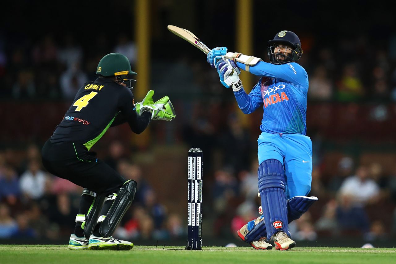 Dinesh Karthik pulls one, Australia v India, 3rd T20I, Sydney, November 25, 2018