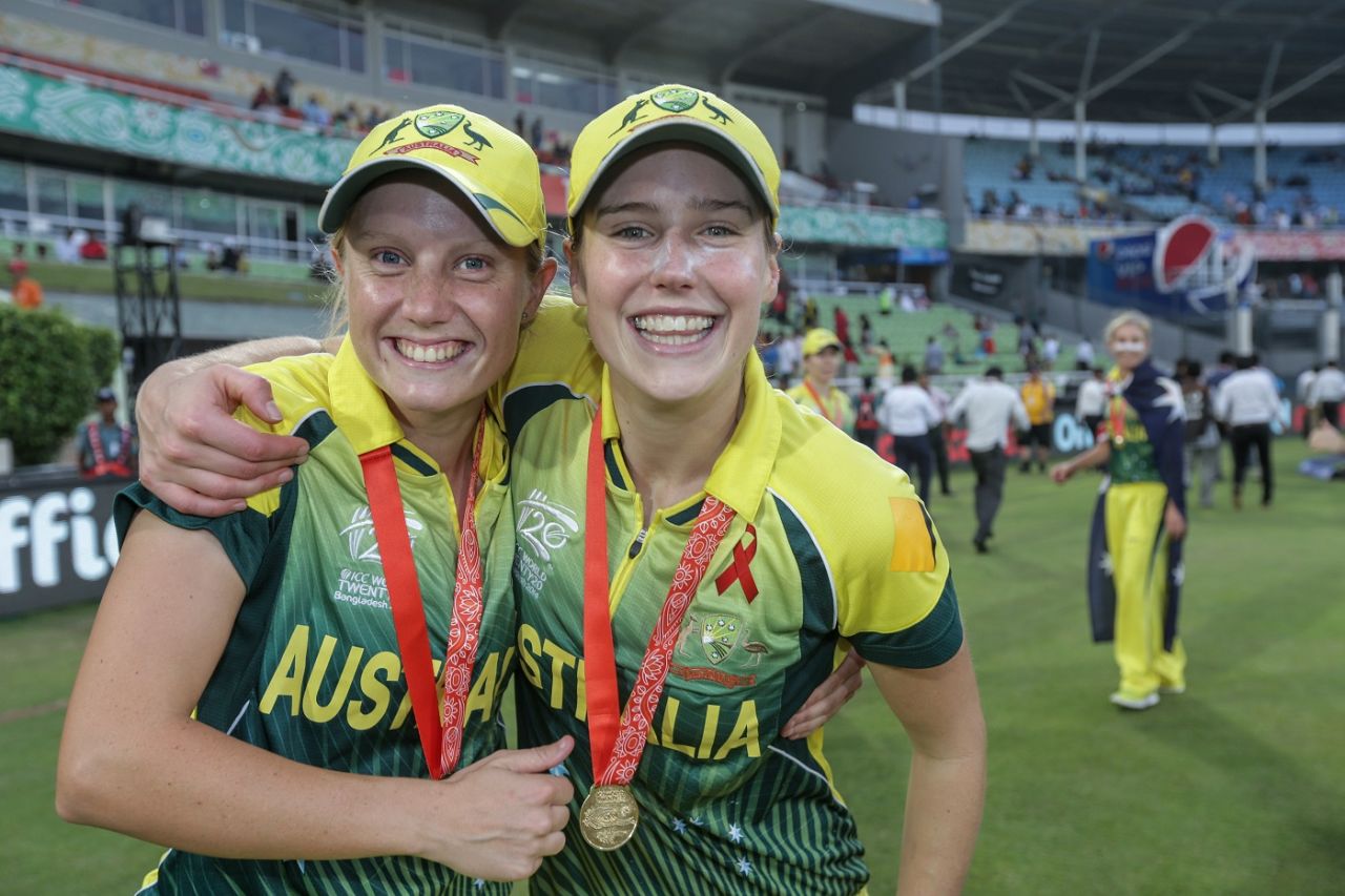Alyssa Healy and Ellyse Perry celebrate Australia's win in the World T20 final against England in 2014, World T20 2014, England v Australia, Dhaka, April 6, 2014